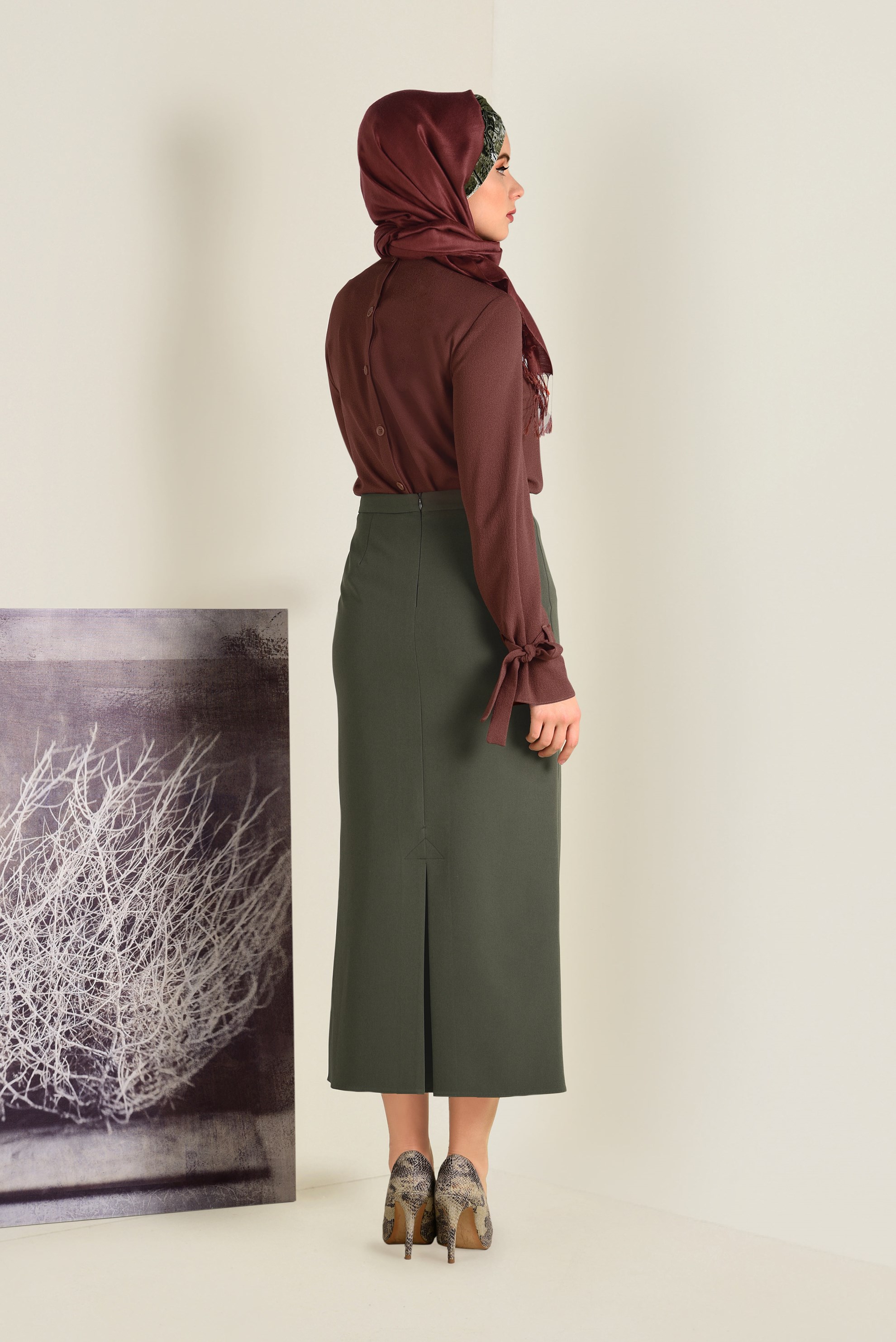 Tesettür giyim HAKİ GİZLİ YIRTMAÇLI KALEM ETEK 6252