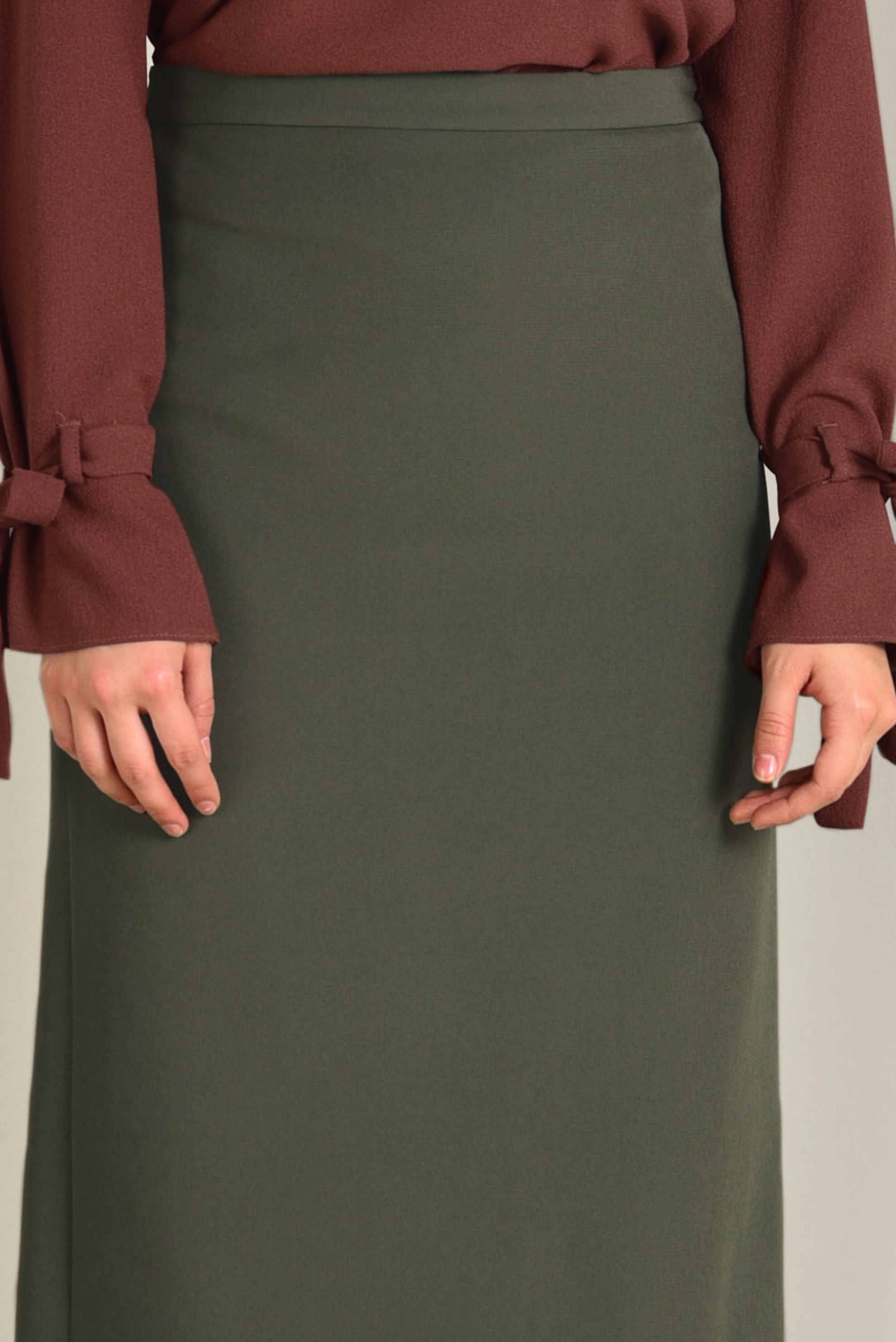 Tesettür giyim HAKİ GİZLİ YIRTMAÇLI KALEM ETEK 6252