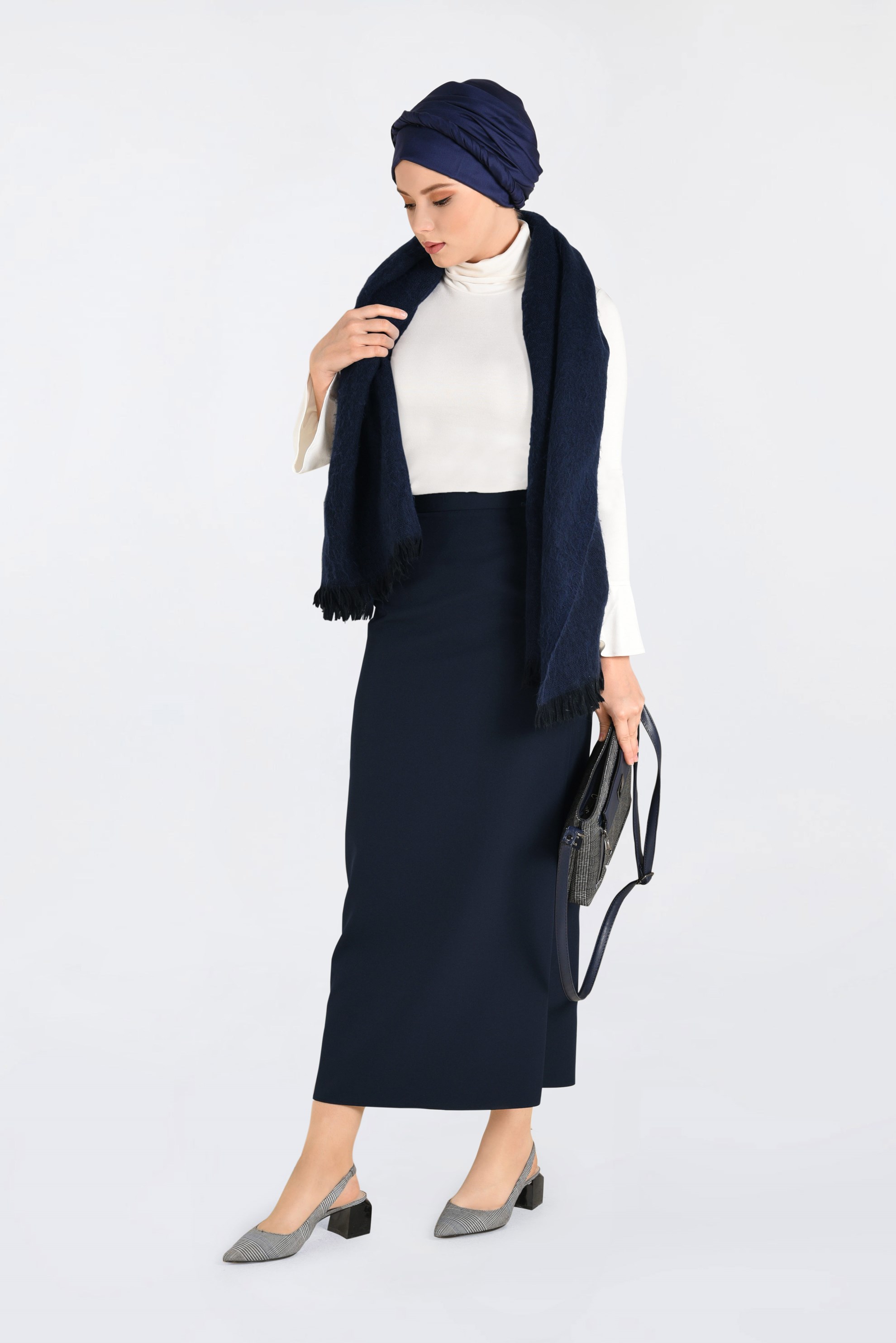 Tesettür giyim LACİVERT GİZLİ YIRTMAÇLI KALEM ETEK 6252