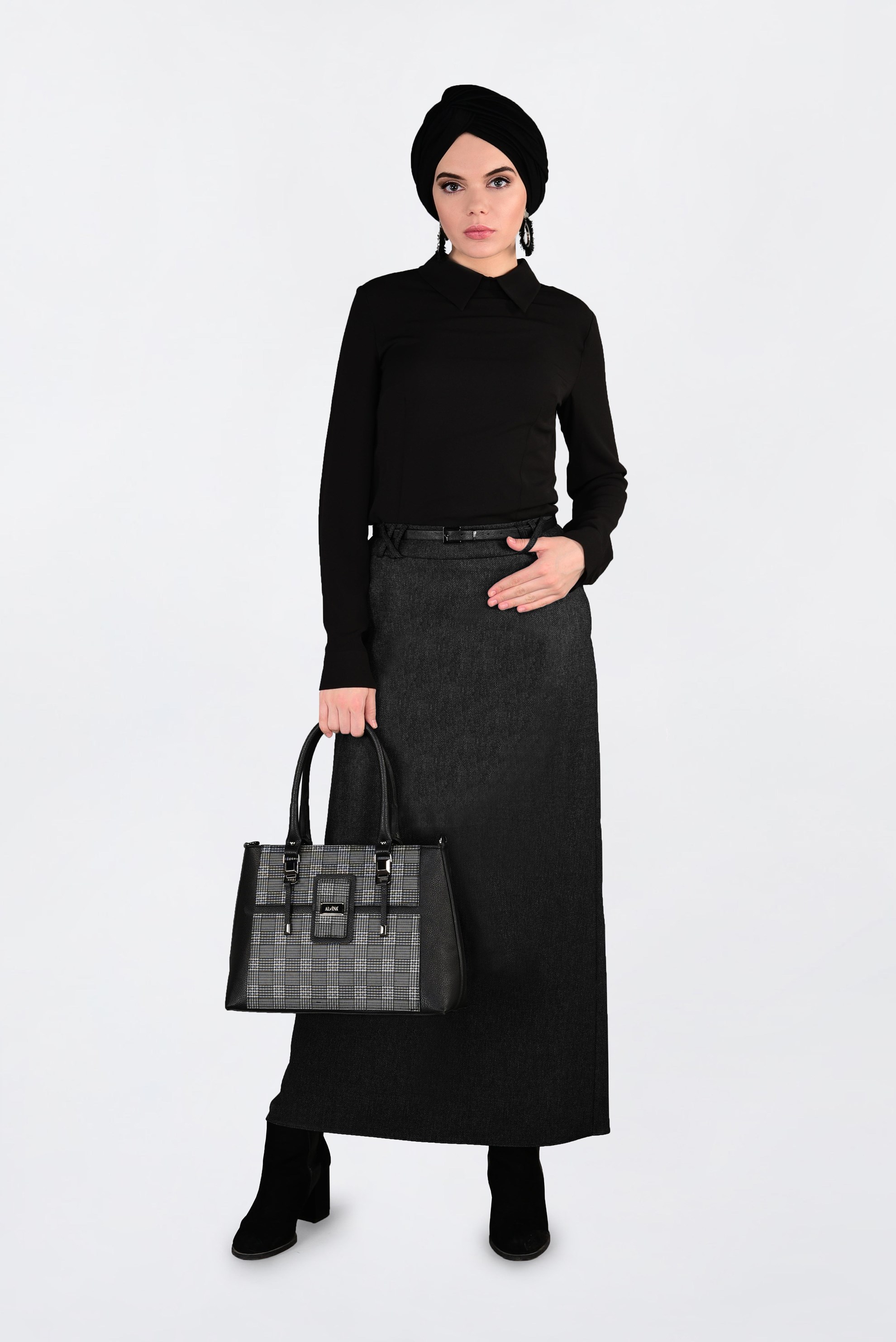 Tesettür giyim SİYAH GİZLİ YIRTMAÇLI DÜZ ETEK 6255 