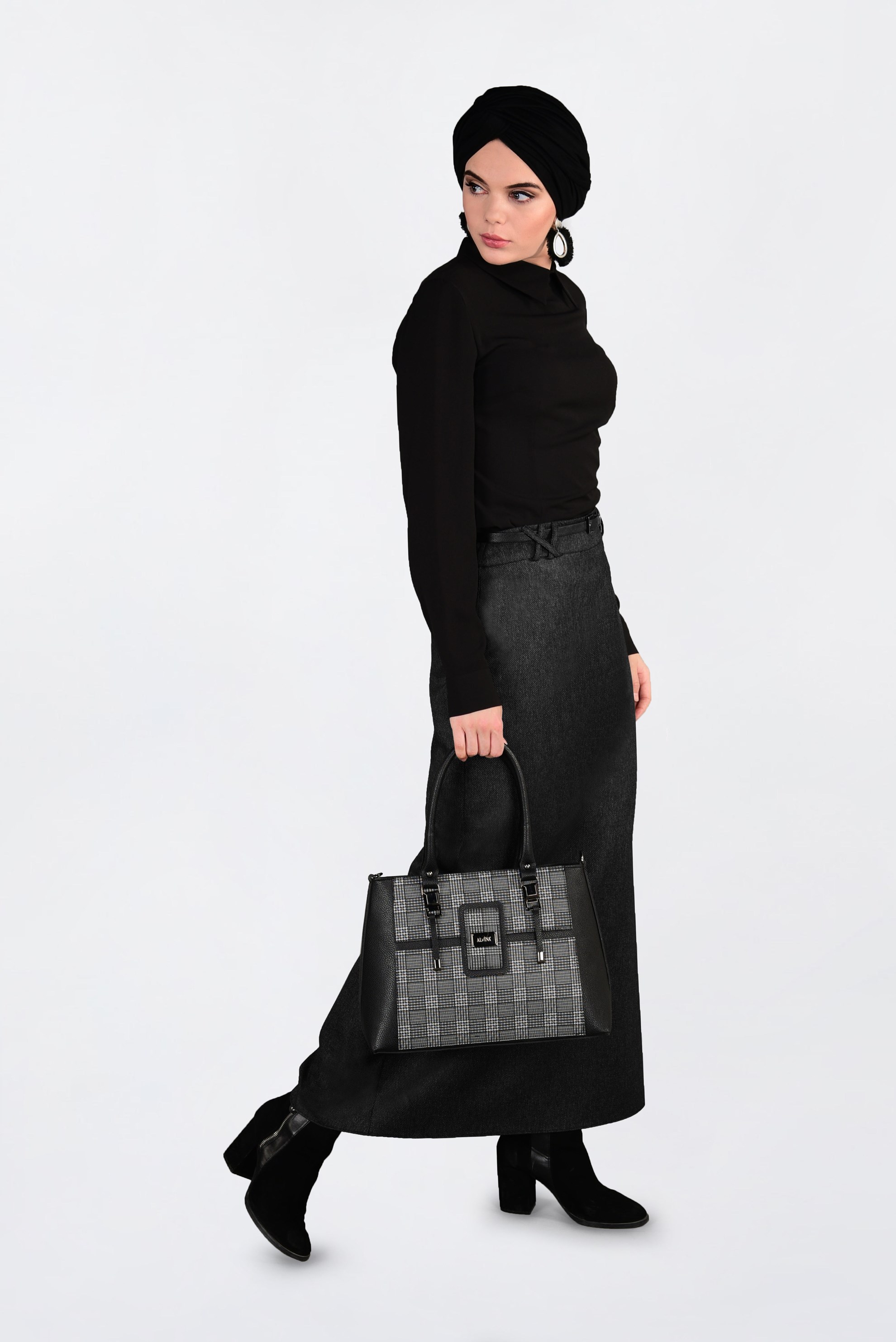 Tesettür giyim SİYAH GİZLİ YIRTMAÇLI DÜZ ETEK 6255 