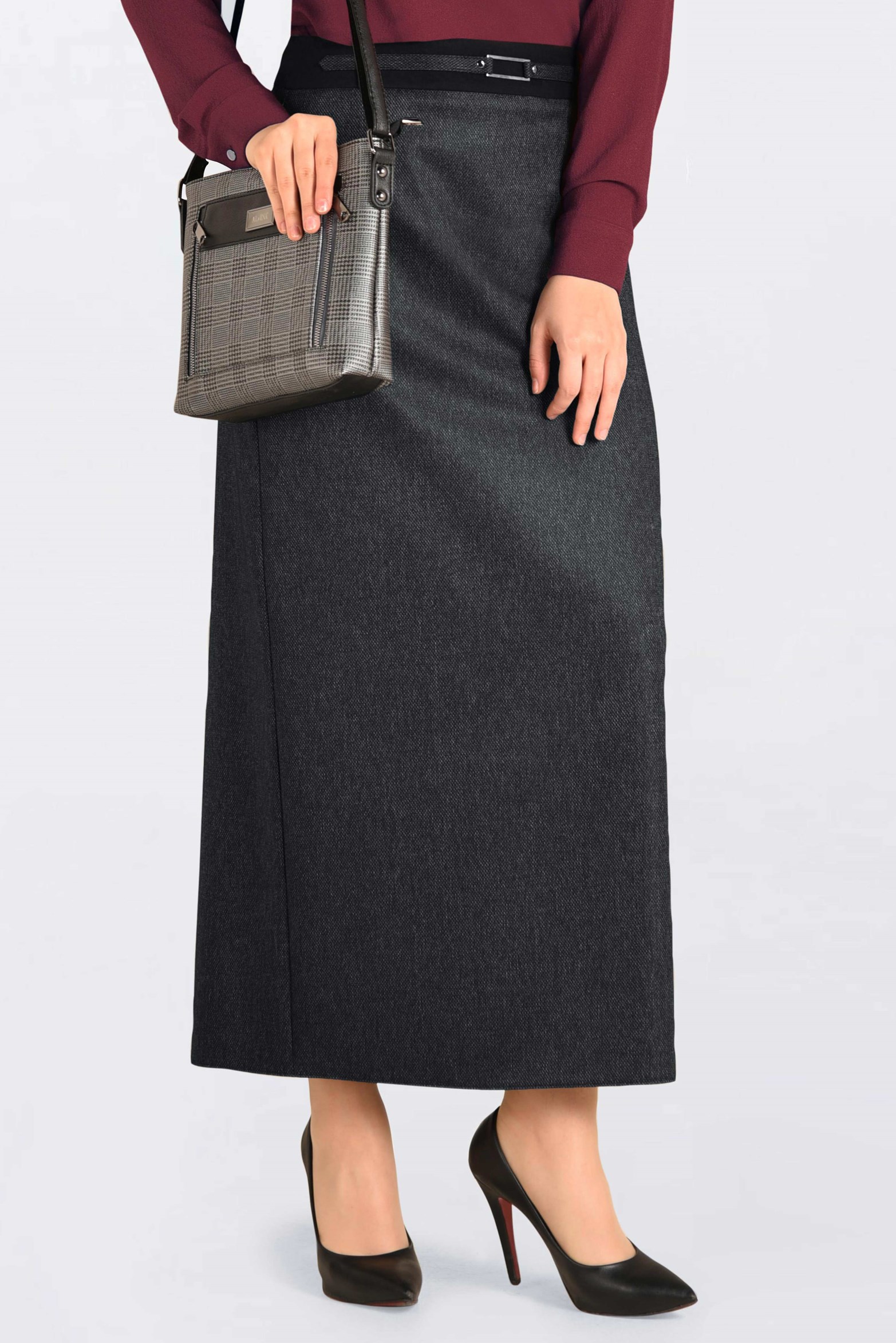 Tesettür giyim SİYAH JAKARLI KALEM ETEK 6256