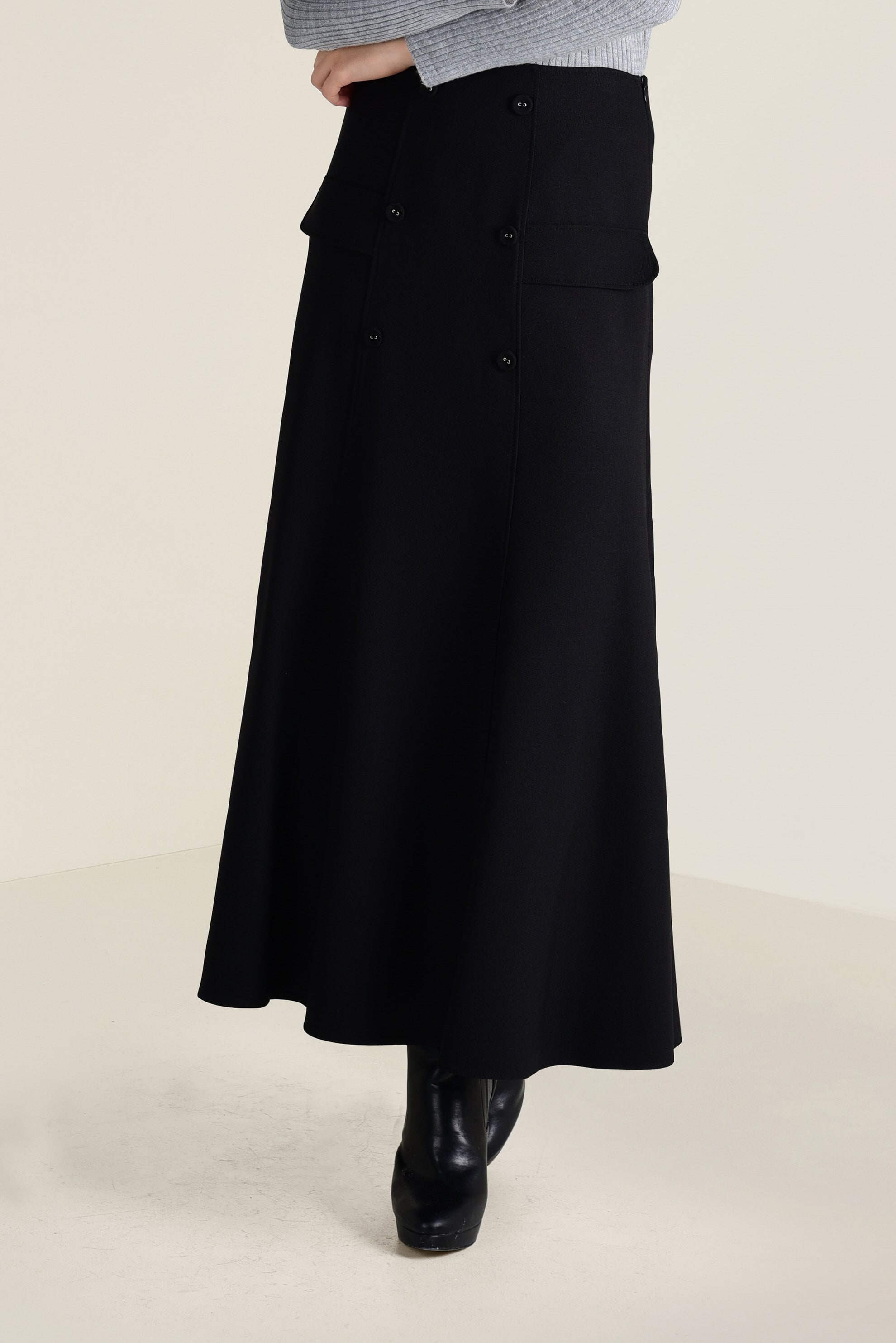 Tesettür giyim SİYAH DÜĞME DETAYLI VOLANLI ETEK 6260