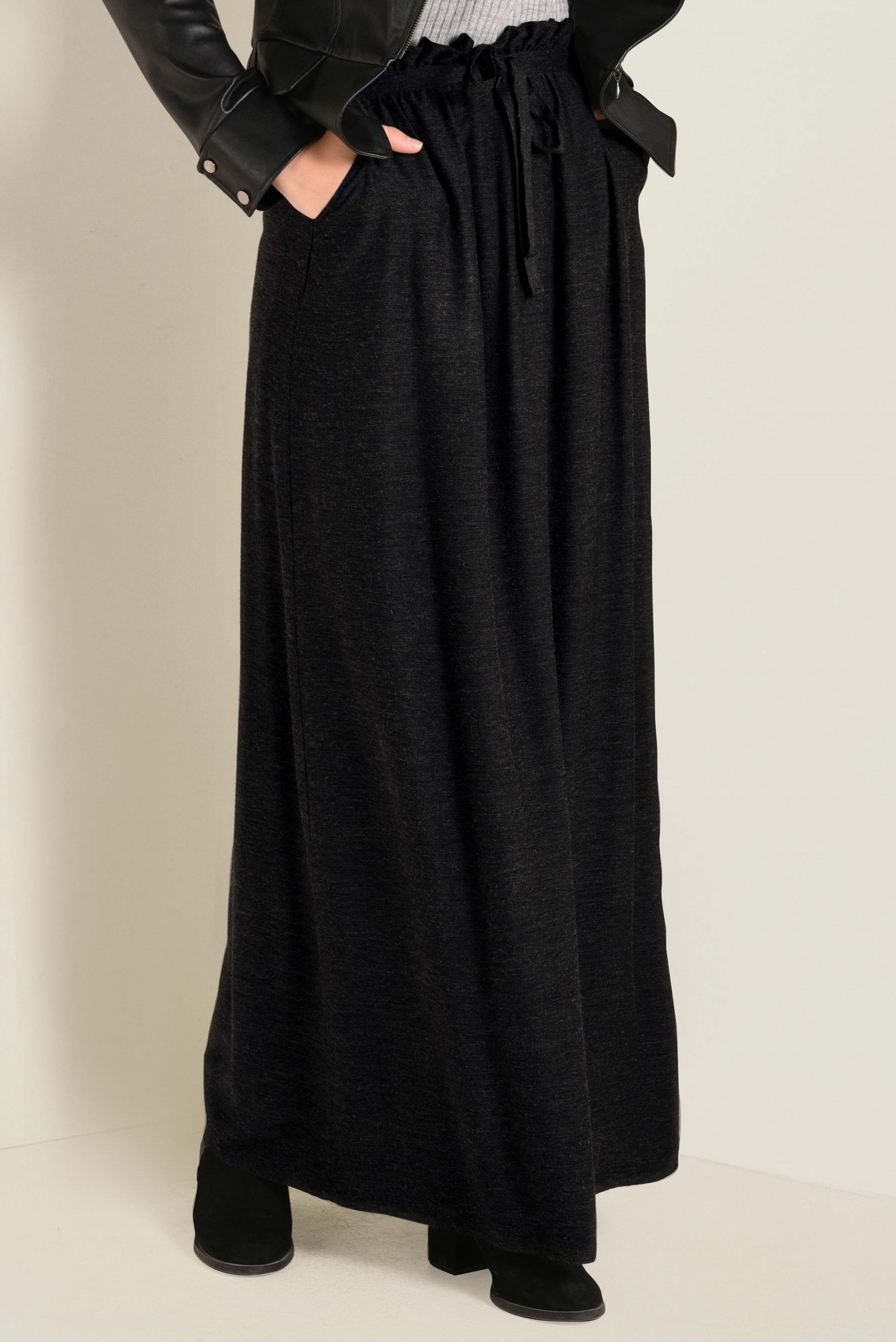 Tesettür giyim SİYAH BELİ LASTİKLİ VE KUŞAKLI ETEK  6268