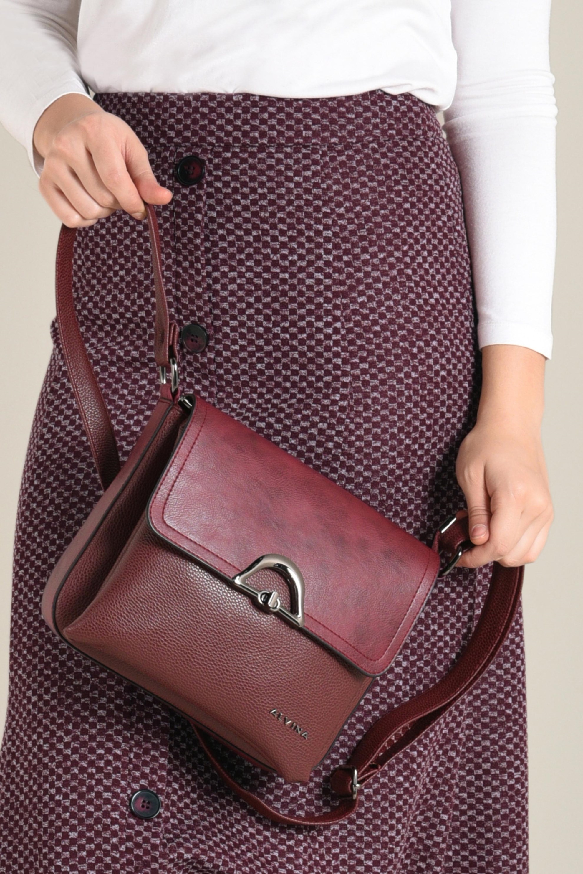 Tesettür giyim BORDO ÖNDEN DÜĞMELİ VOLANLI ETEK 6276