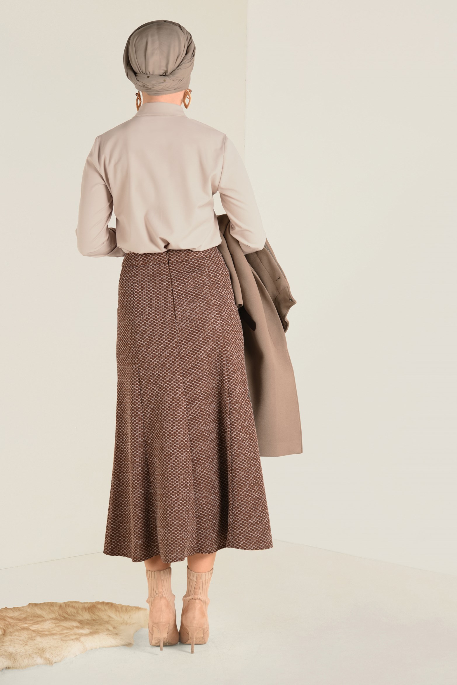 Tesettür giyim KAHVE ÖNDEN DÜĞMELİ VOLANLI ETEK 6276