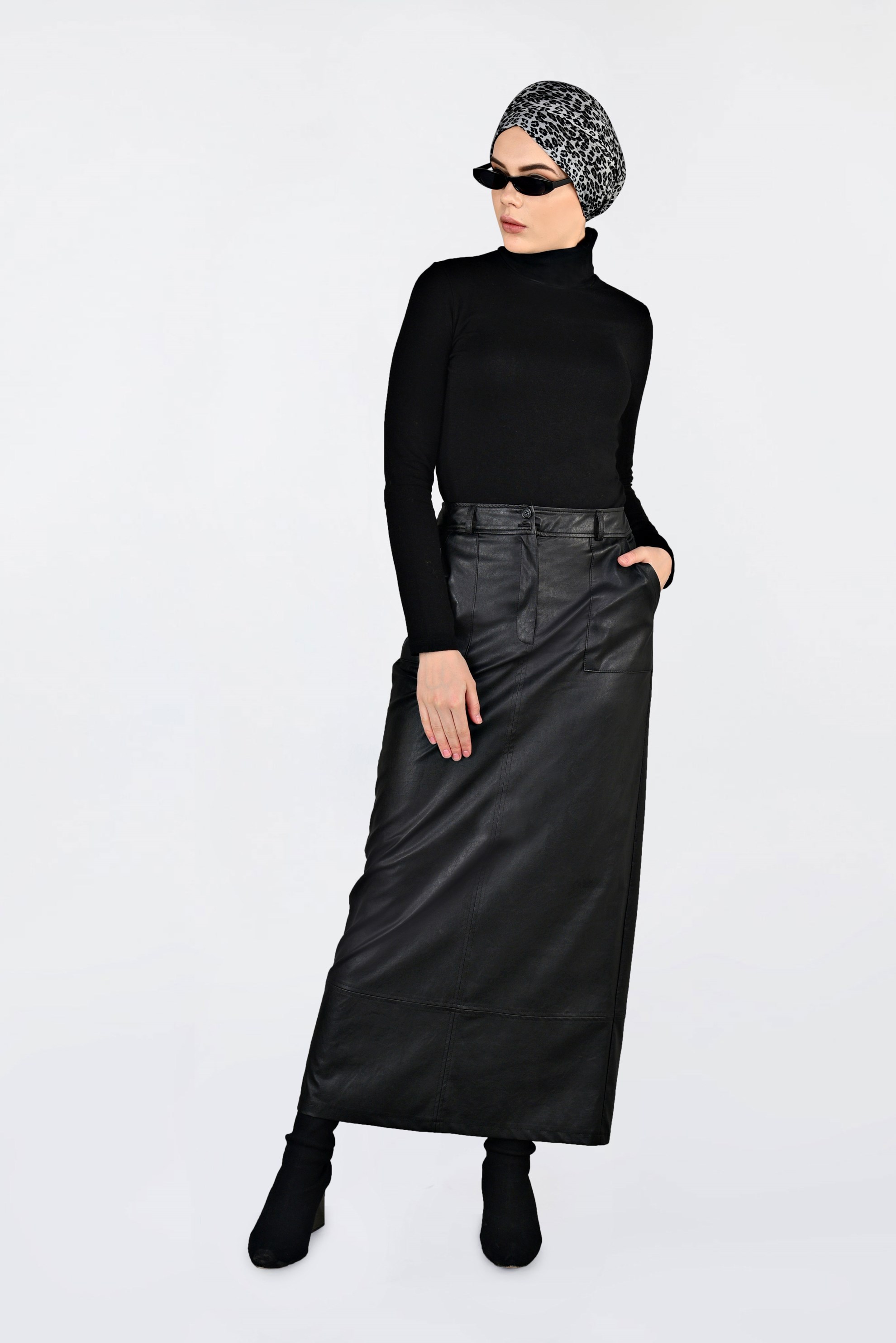 Tesettür giyim SİYAH CEPLİ SUNİ DERİ ETEK 6281