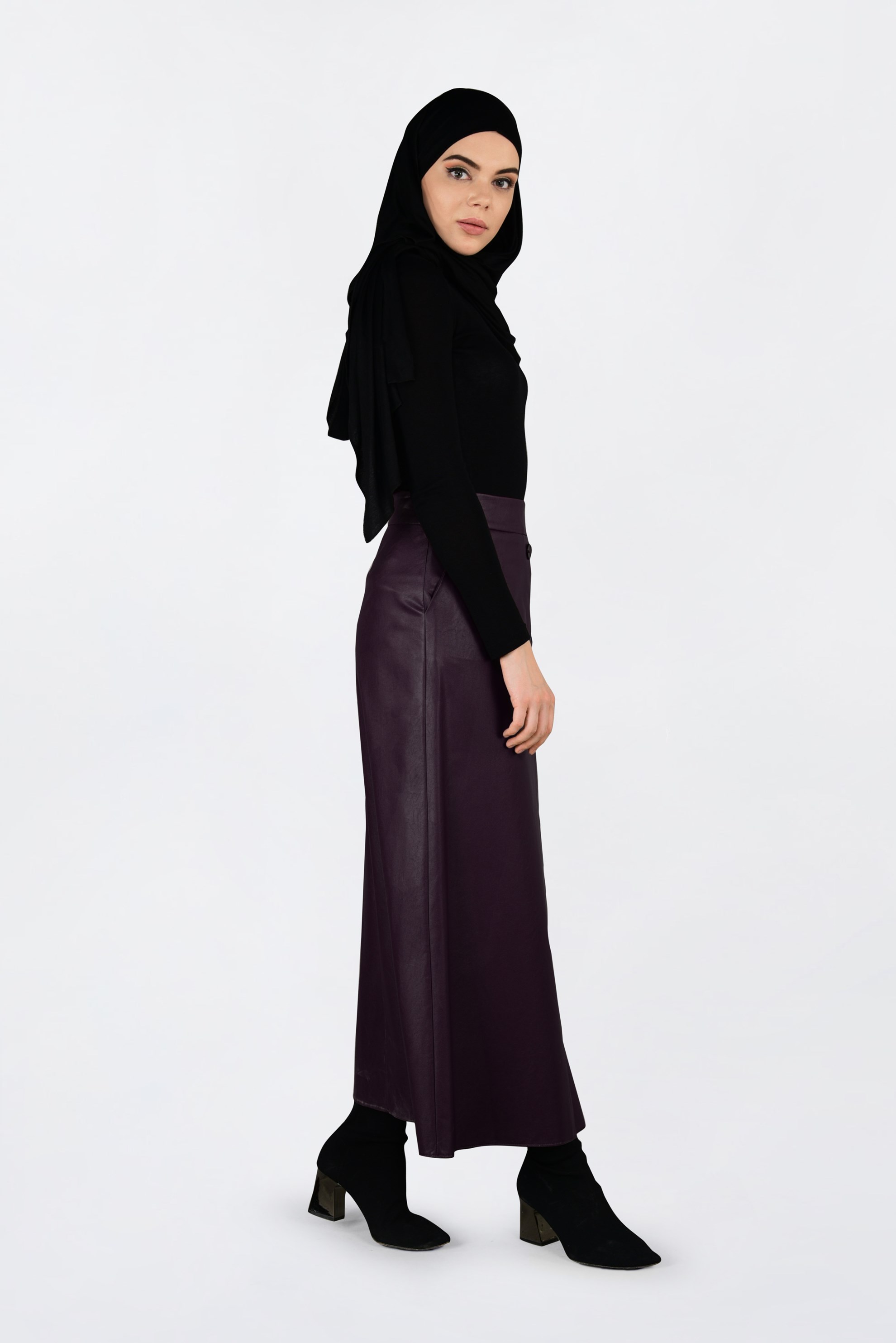 Tesettür giyim BORDO DÜĞMELİ DERİ ETEK 6282