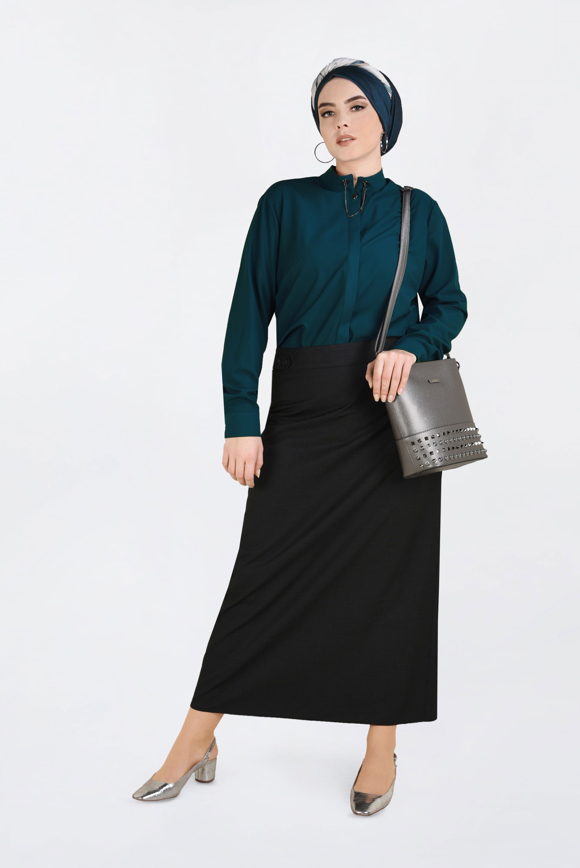 Hijab clothing BLACK BUTTONED SKIRT WITH HIDDEN SLIT 6283 