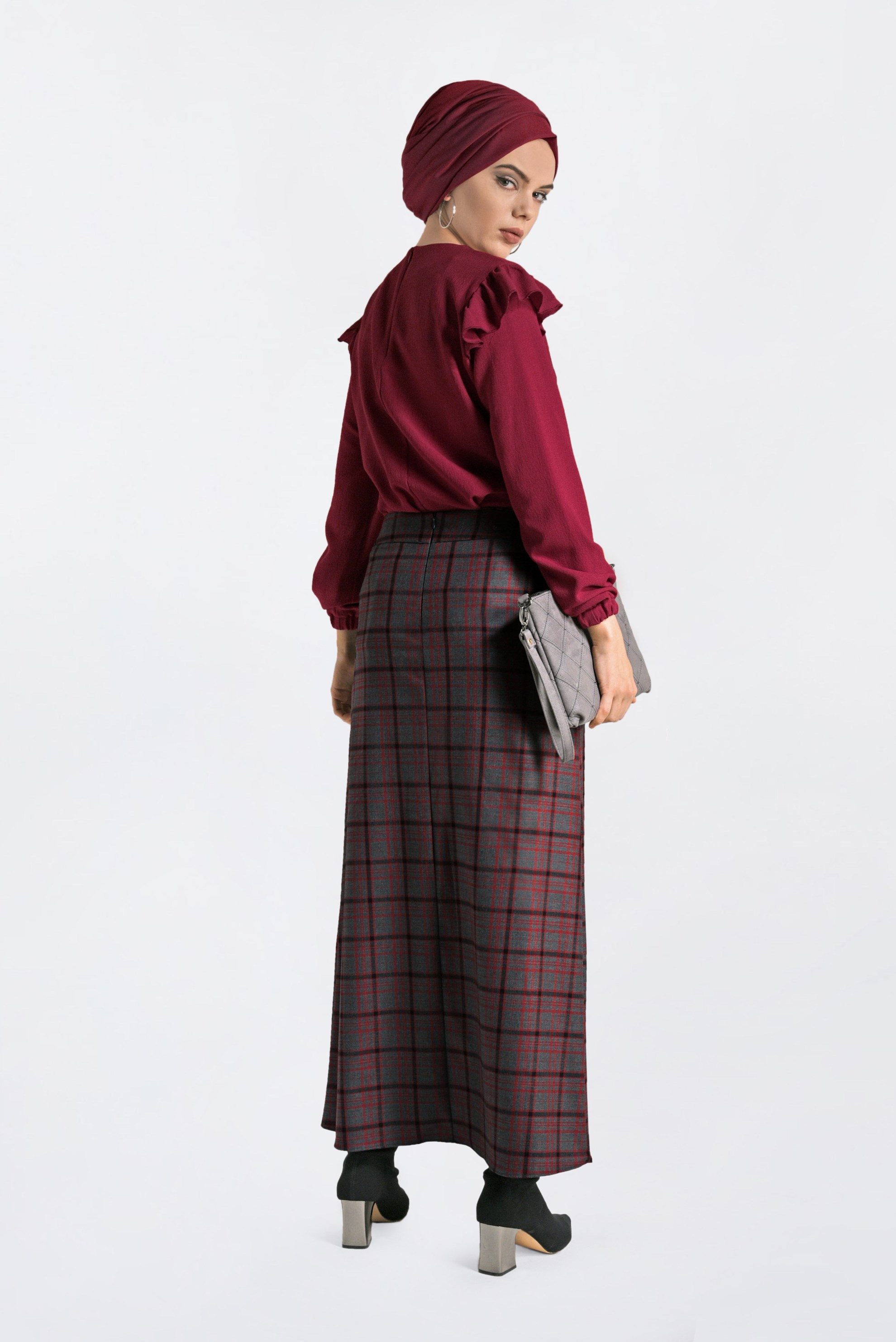 Tesettür giyim SİYAH ÖNDEN DÜĞMELİ EKOSE ETEK 6296