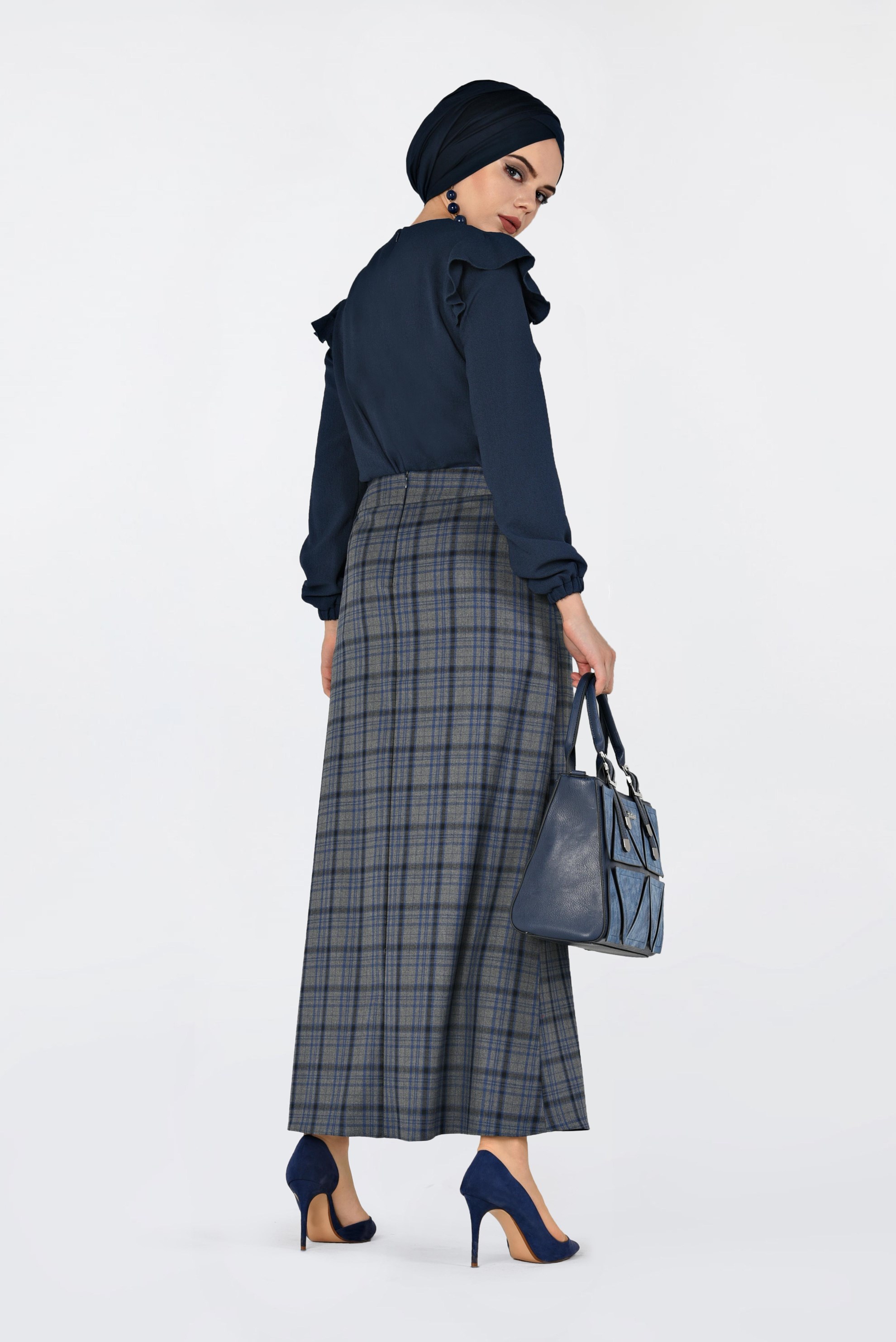 Tesettür giyim GRİ ÖNDEN DÜĞMELİ EKOSE ETEK 6296