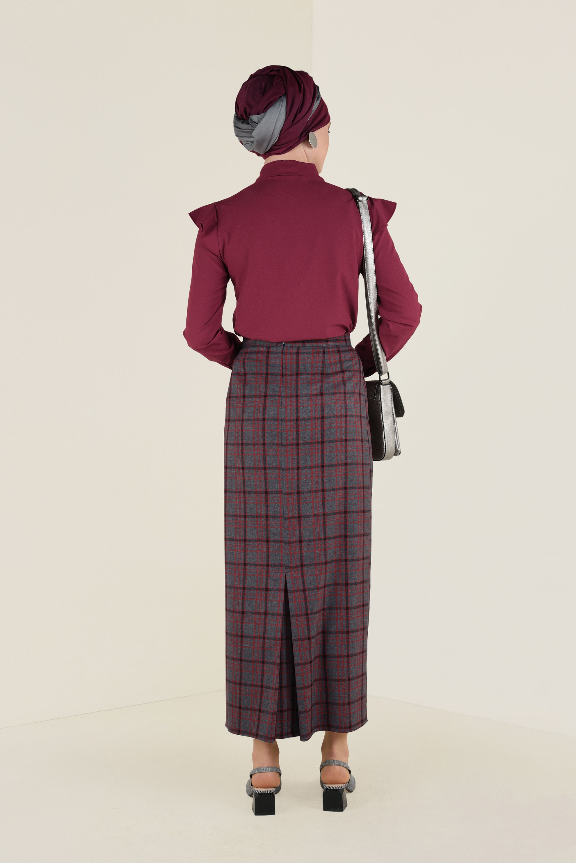 Tesettür giyim SİYAH EKOSE DESENLİ YÜKSEK BEL ETEK 6297