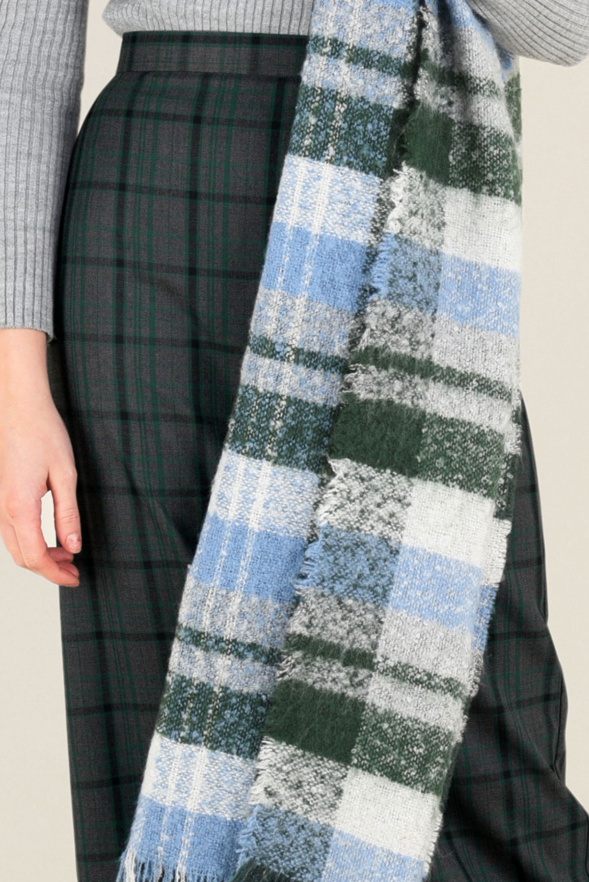 Tesettür giyim SİYAH EKOSE DESENLİ YÜKSEK BEL ETEK 6297