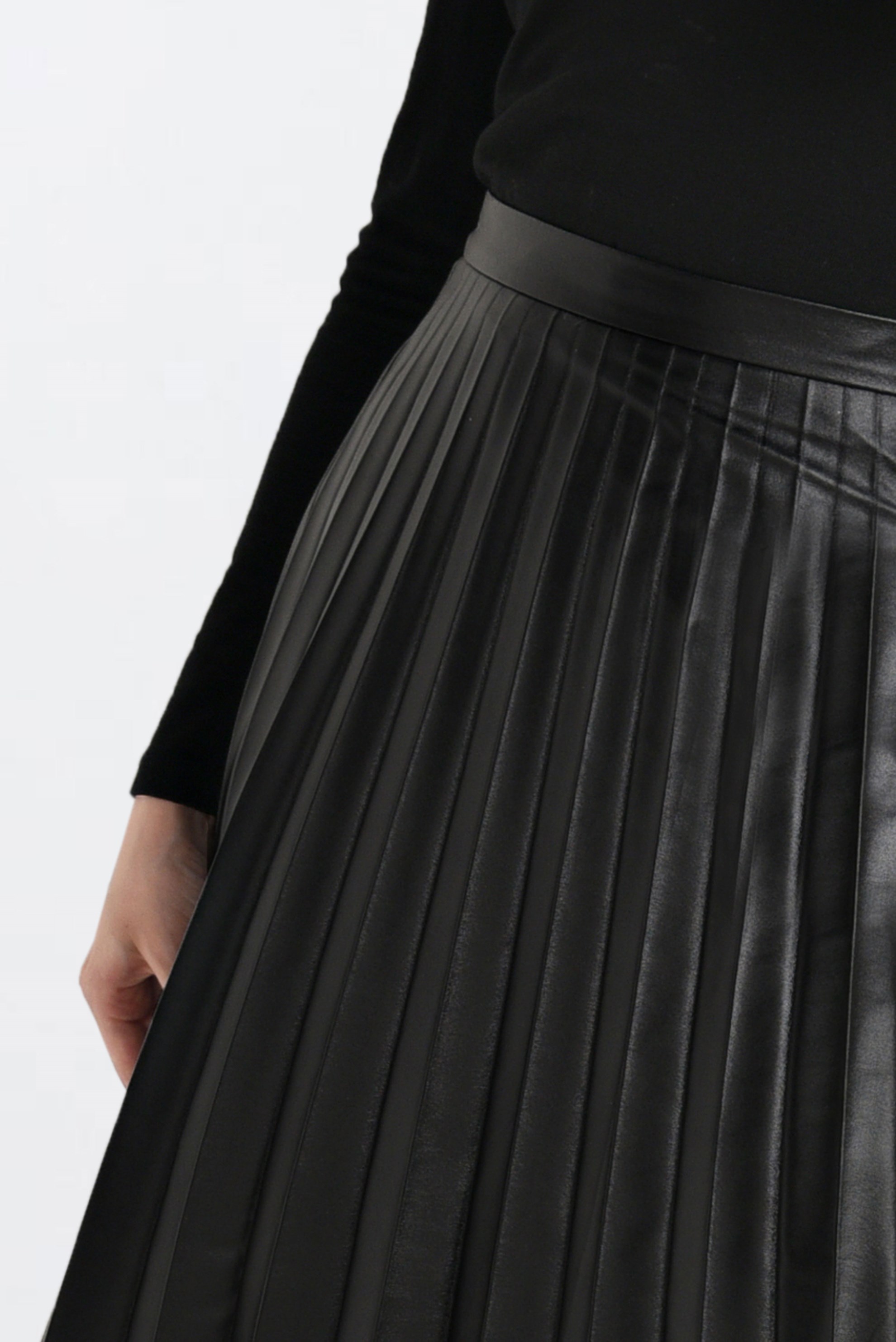 Tesettür giyim SİYAH YÜKSEK BEL PİLİSELİ DERİ ETEK 6301