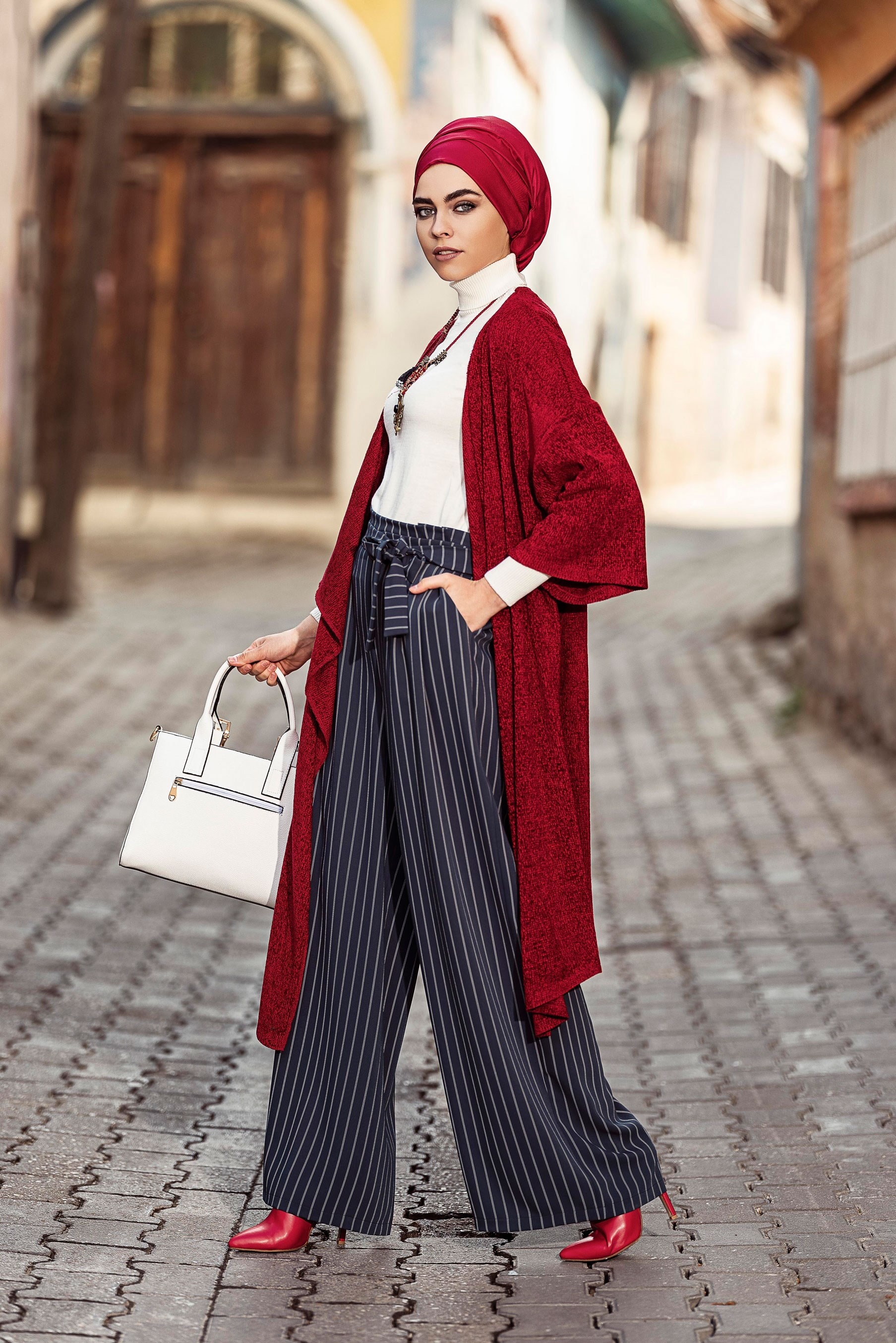 Tesettür giyim BORDO SALAŞ TRİKO HIRKA 4657