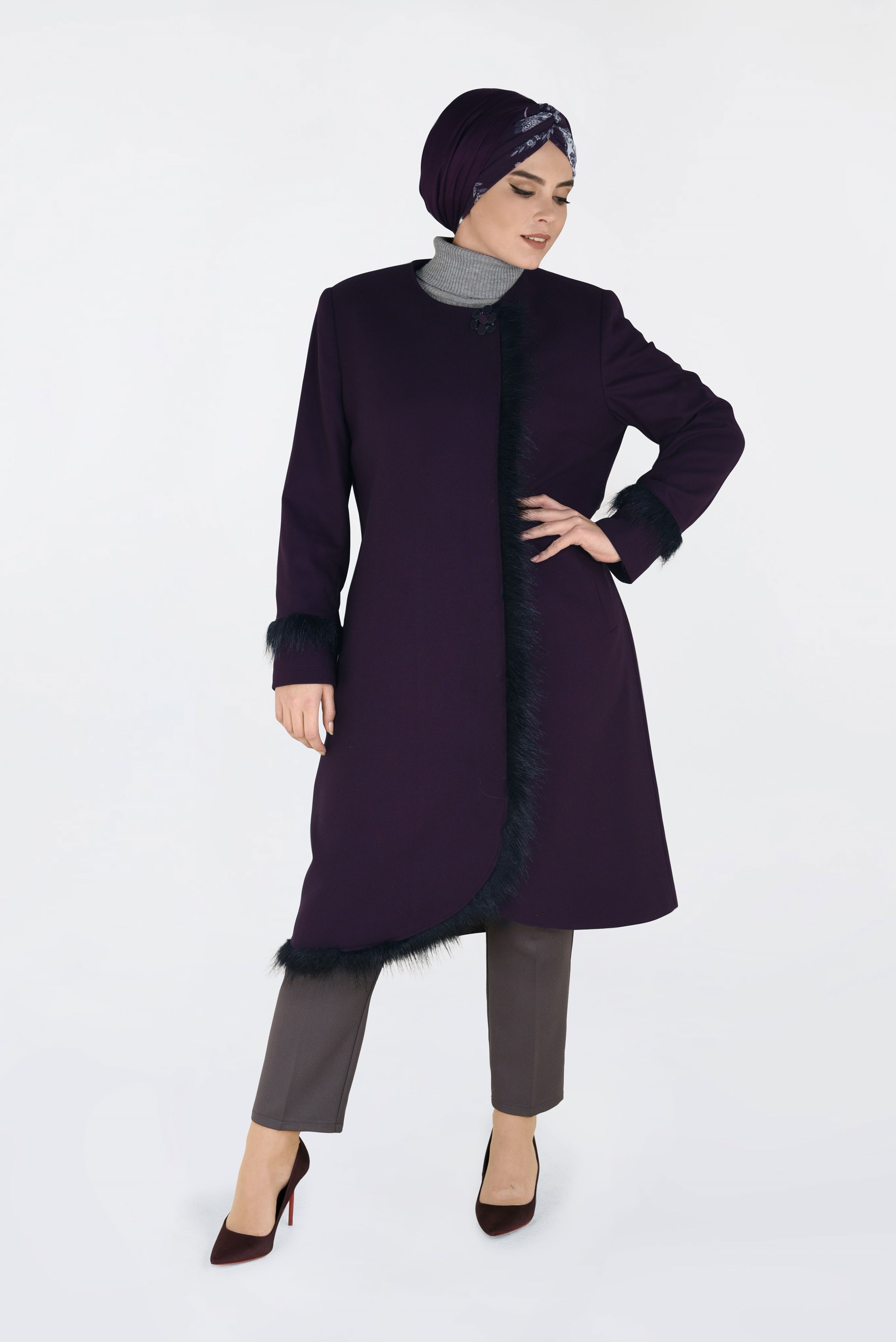 Tesettür giyim MÜRDÜM KÜRK DETAYLI KAŞE KABAN 9763 