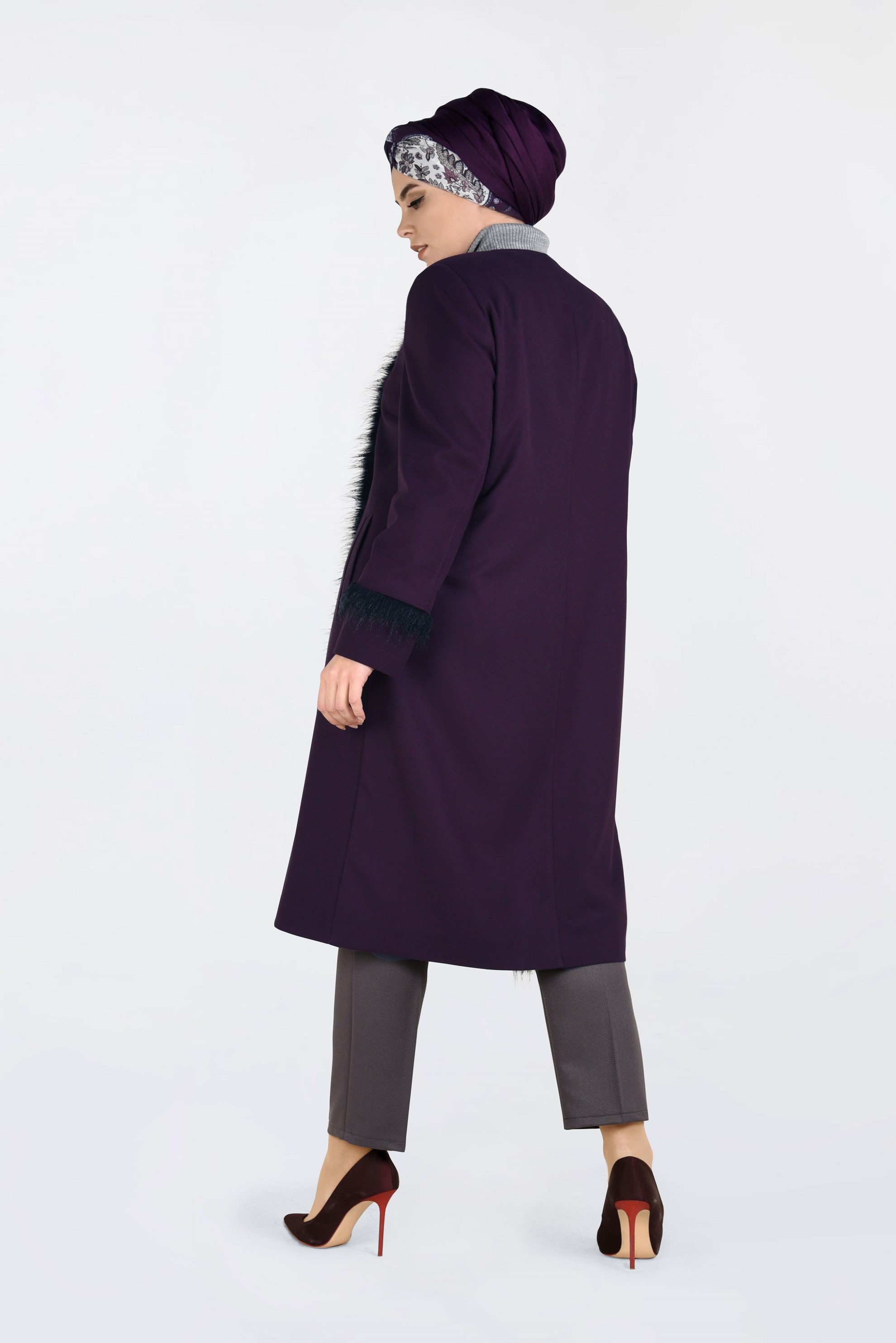 Tesettür giyim MÜRDÜM KÜRK DETAYLI KAŞE KABAN 9763 