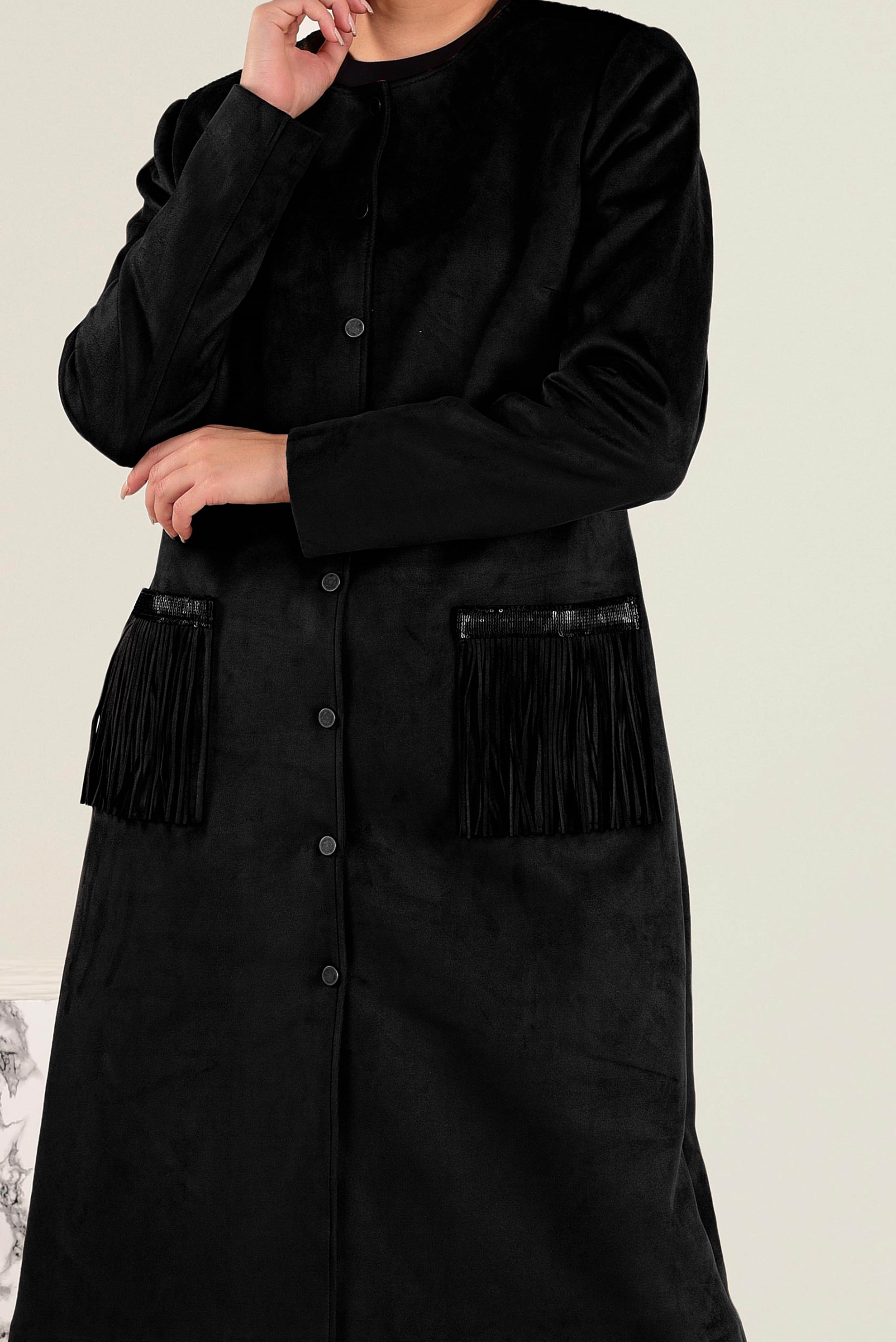 Tesettür giyim SİYAH PÜSKÜL DETAYLI SÜET KABAN 9765