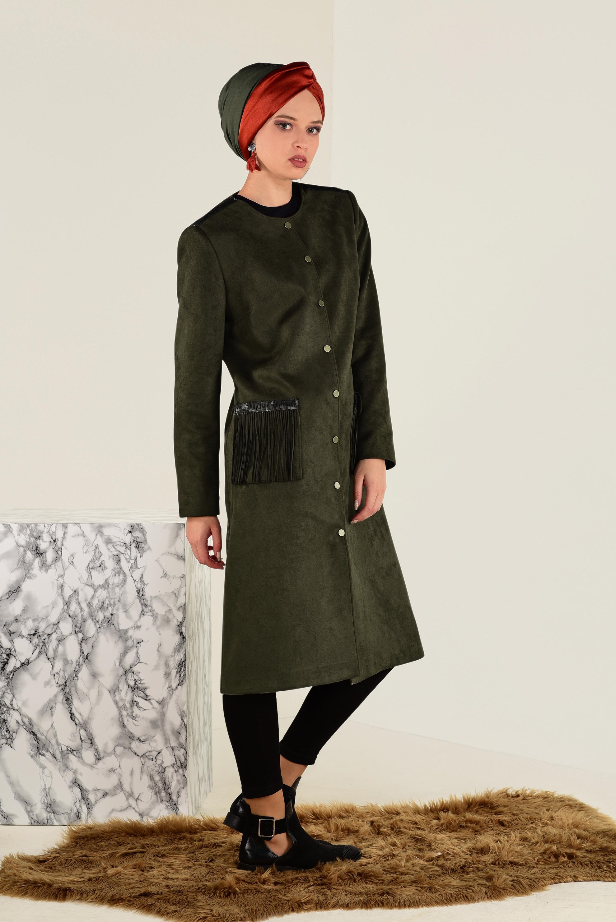 Tesettür giyim HAKİ PÜSKÜL DETAYLI SÜET KABAN 9765