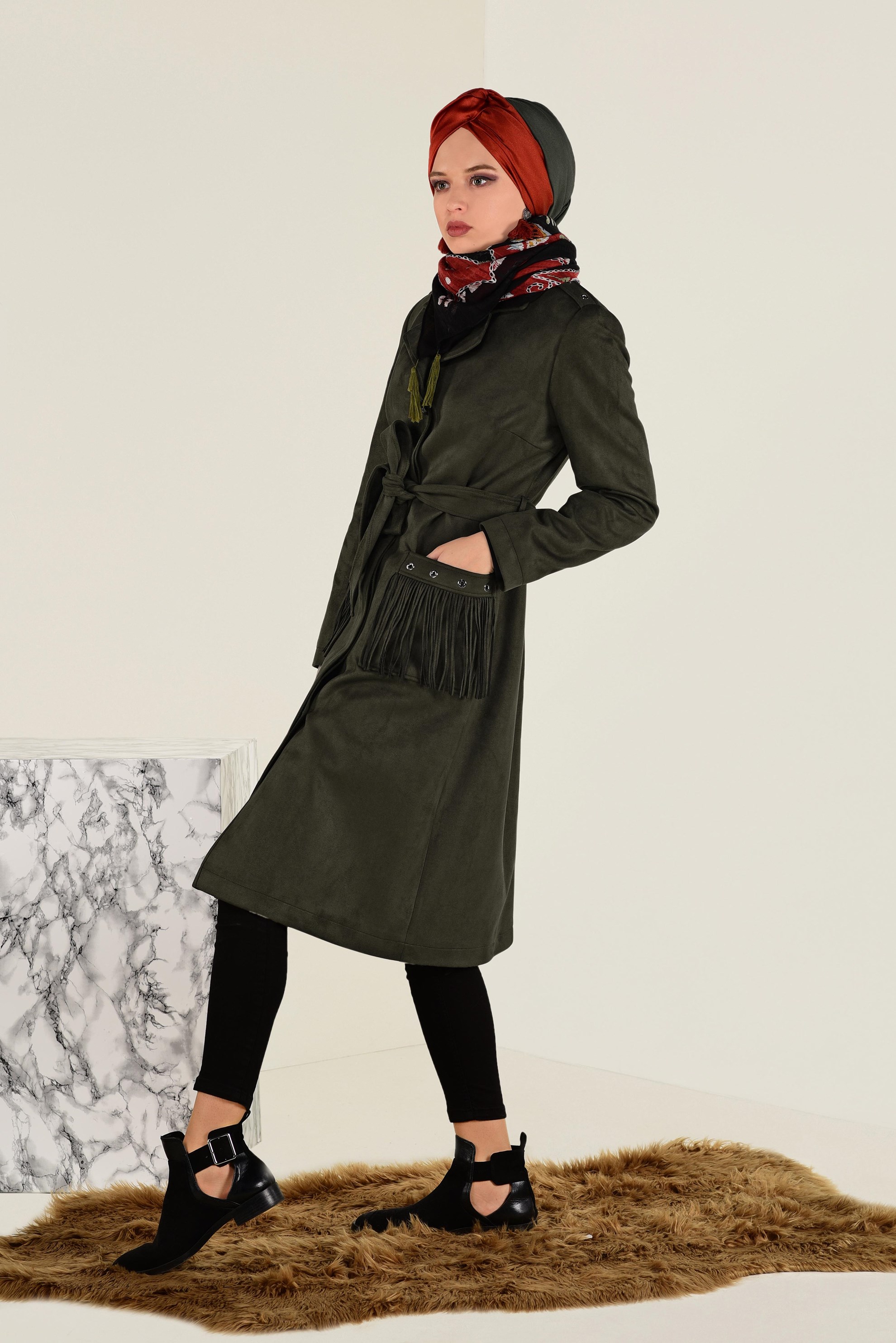 Tesettür giyim HAKİ CEPLERİ PÜSKÜL DETAYLI SÜET KABAN 9776 