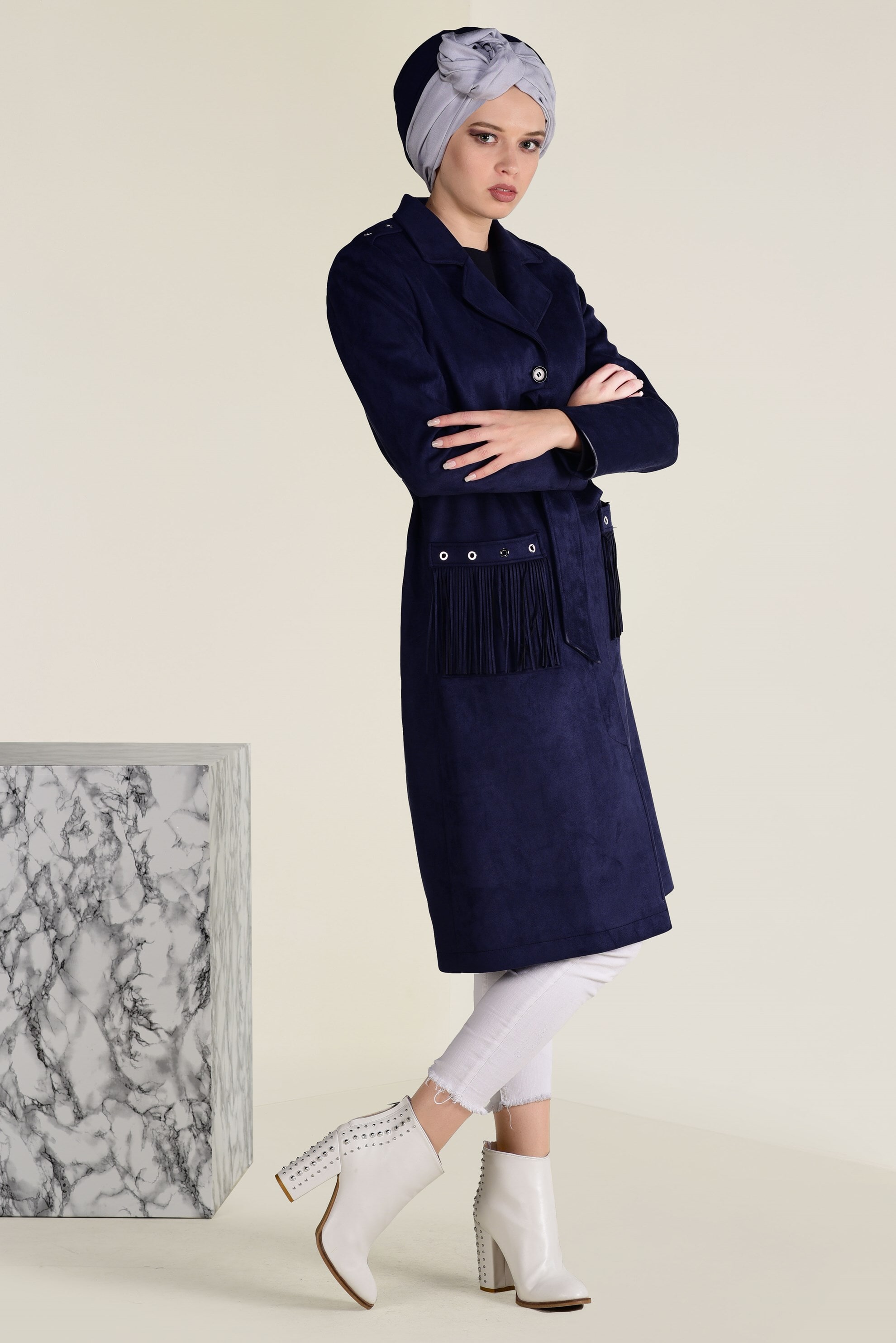 Tesettür giyim LACİVERT CEPLERİ PÜSKÜL DETAYLI SÜET KABAN 9776 