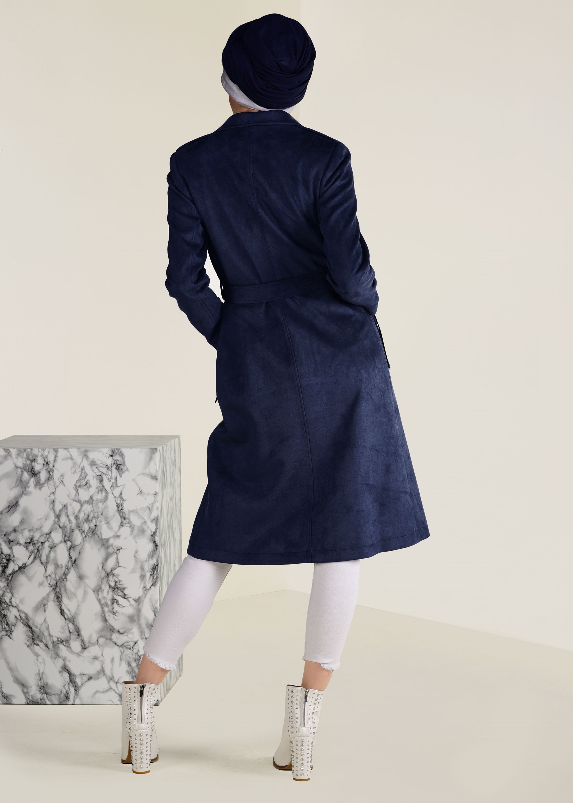 Tesettür giyim LACİVERT CEPLERİ PÜSKÜL DETAYLI SÜET KABAN 9776 