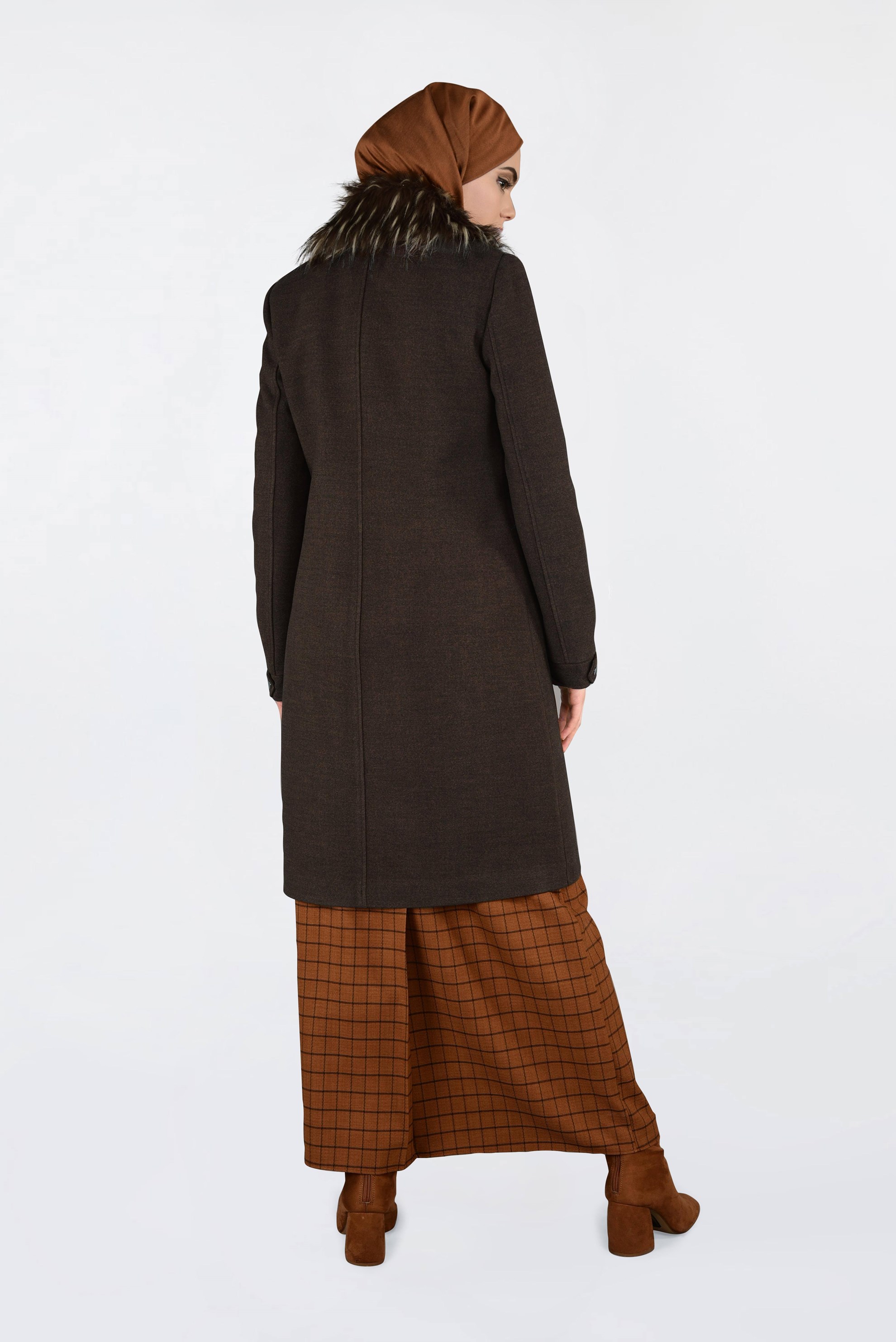Tesettür giyim KAHVE YAKASI KÜRKLÜ FERMUARLI KABAN 9794