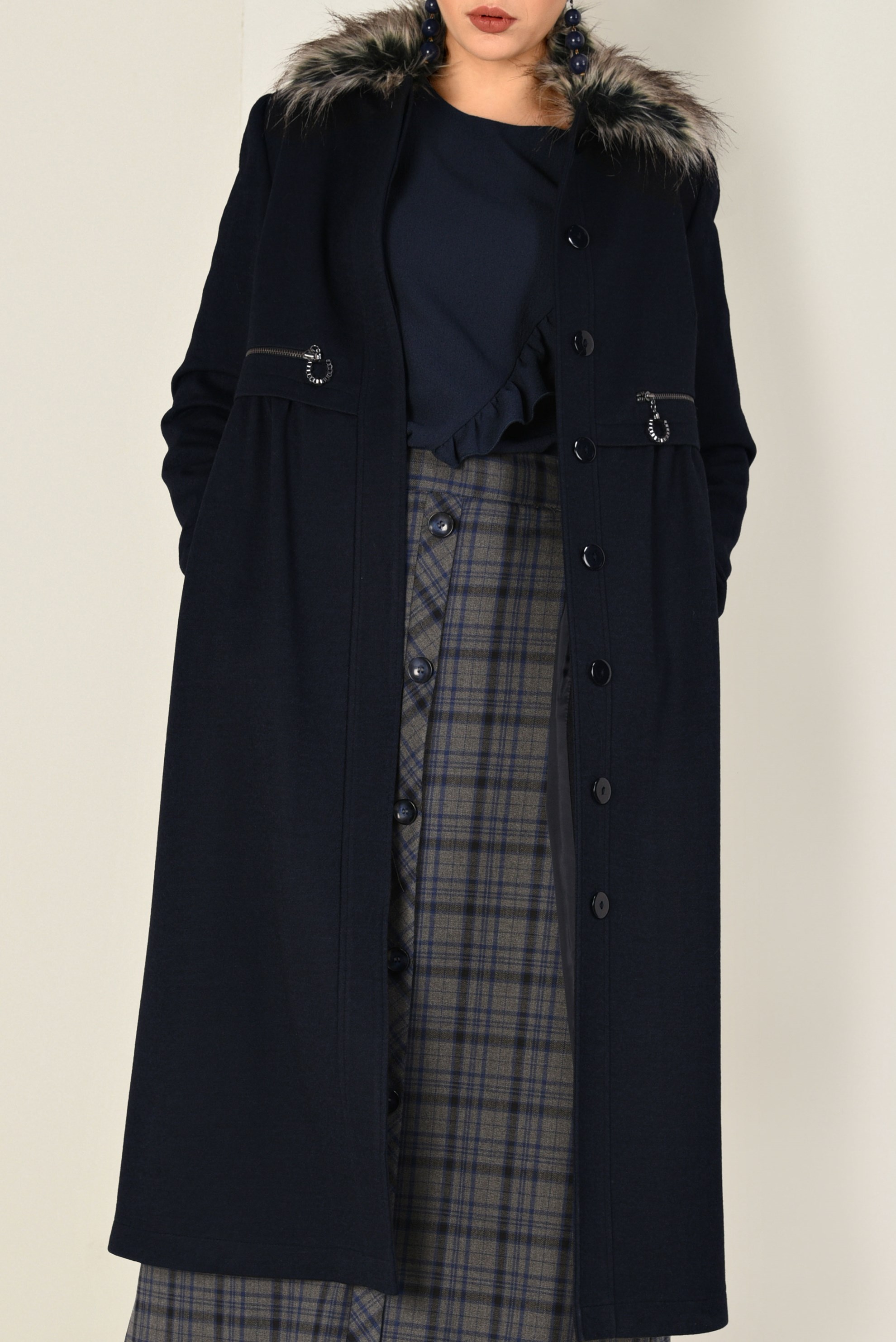 Tesettür giyim LACİVERT YAKASI SUNİ KÜRK DETAYLI KABAN 9796 