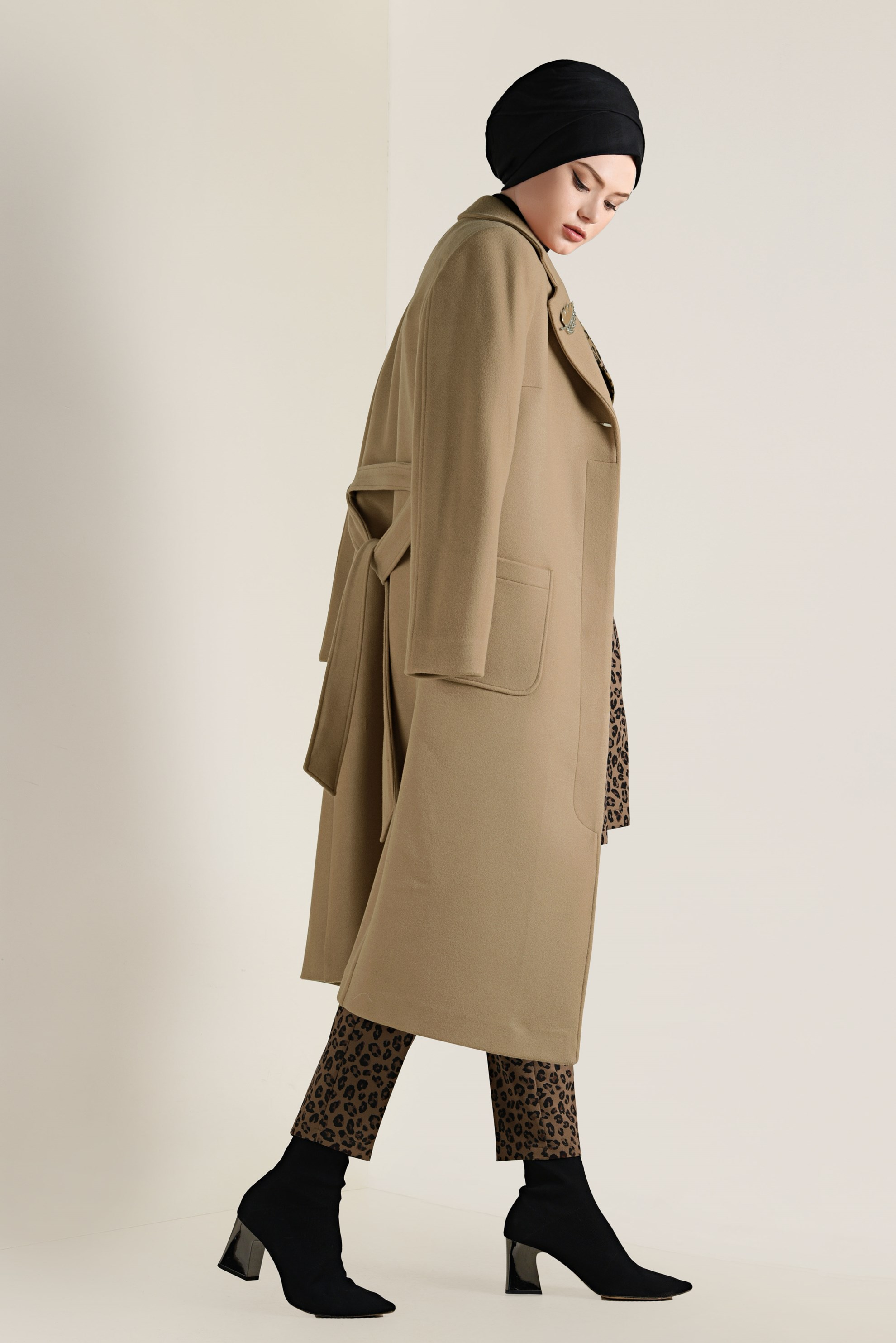 Tesettür giyim KAHVE DÜĞMELİ KAŞE KABAN 9797