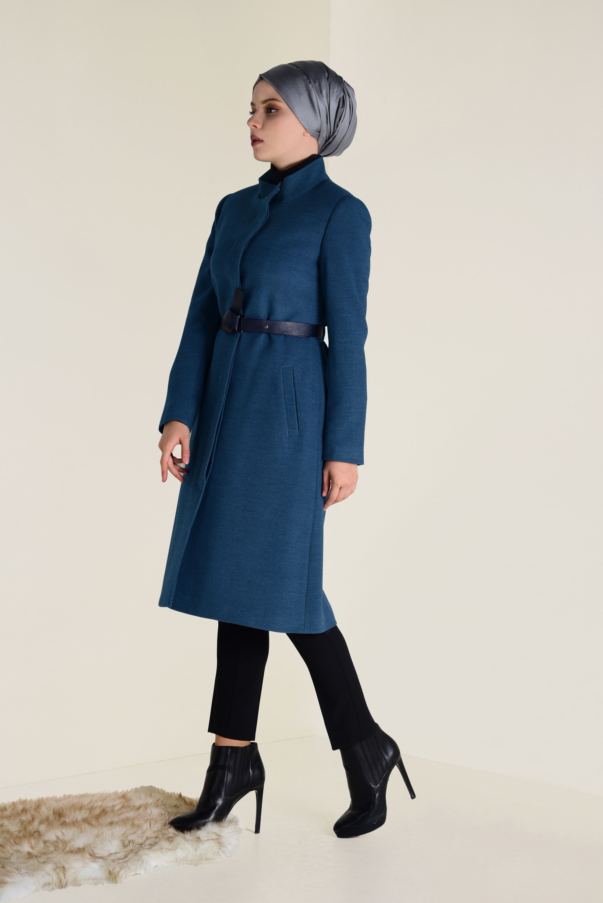 Tesettür giyim MAVİ HAKİM YAKA KAŞE KABAN 9798 