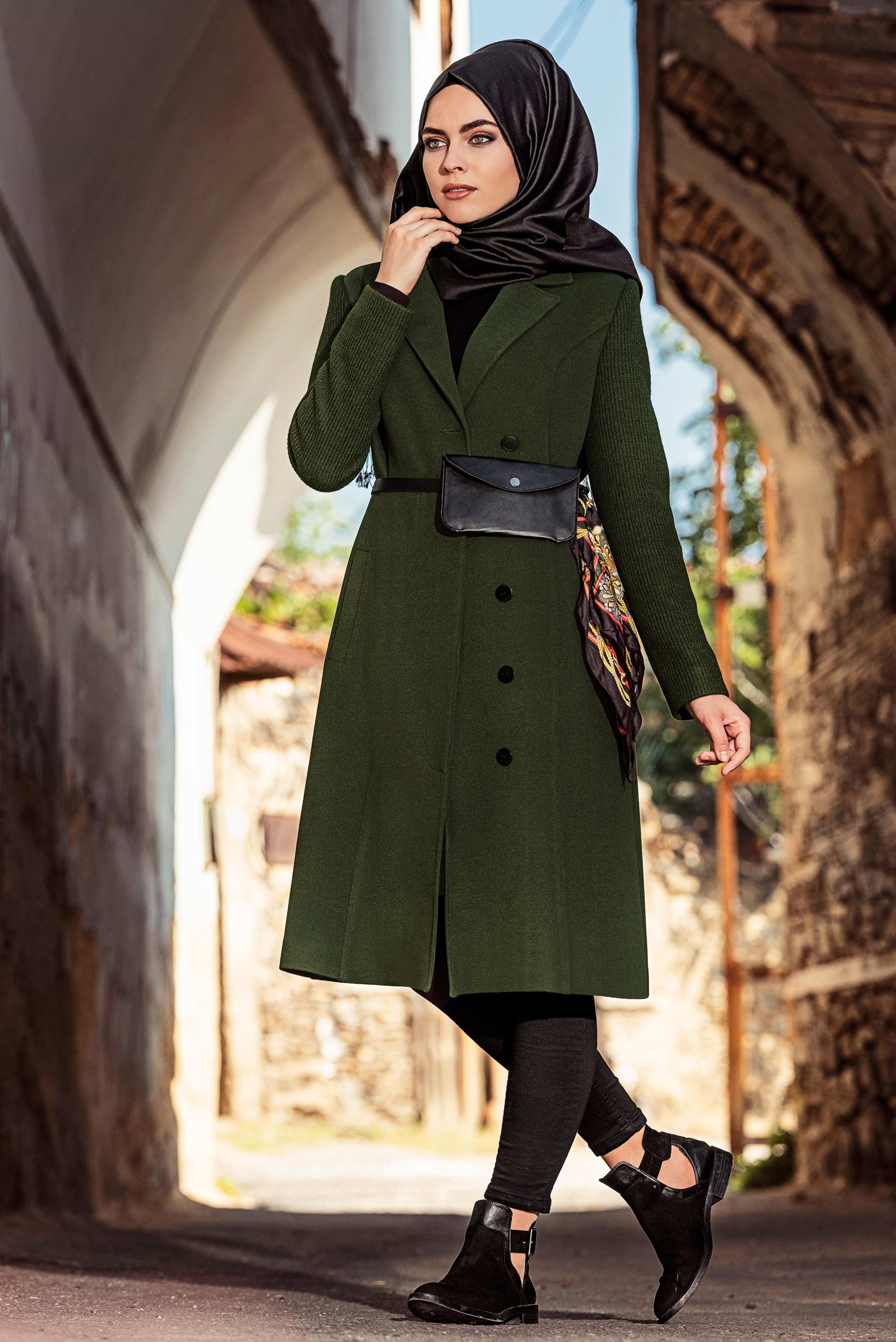Tesettür giyim HAKİ DÜĞMELİ VE CEPLİ KAŞE KABAN 9800