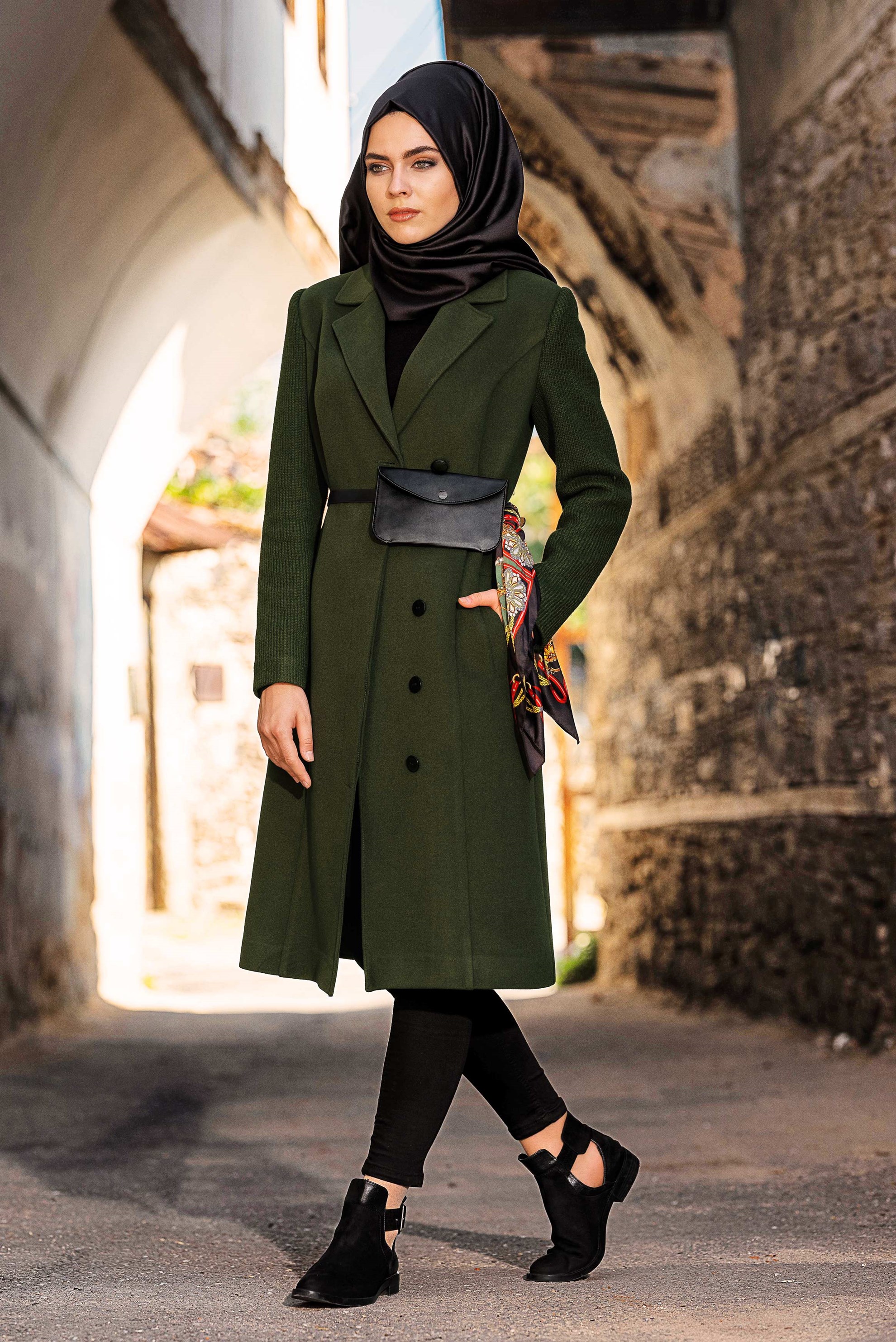 Tesettür giyim HAKİ DÜĞMELİ VE CEPLİ KAŞE KABAN 9800