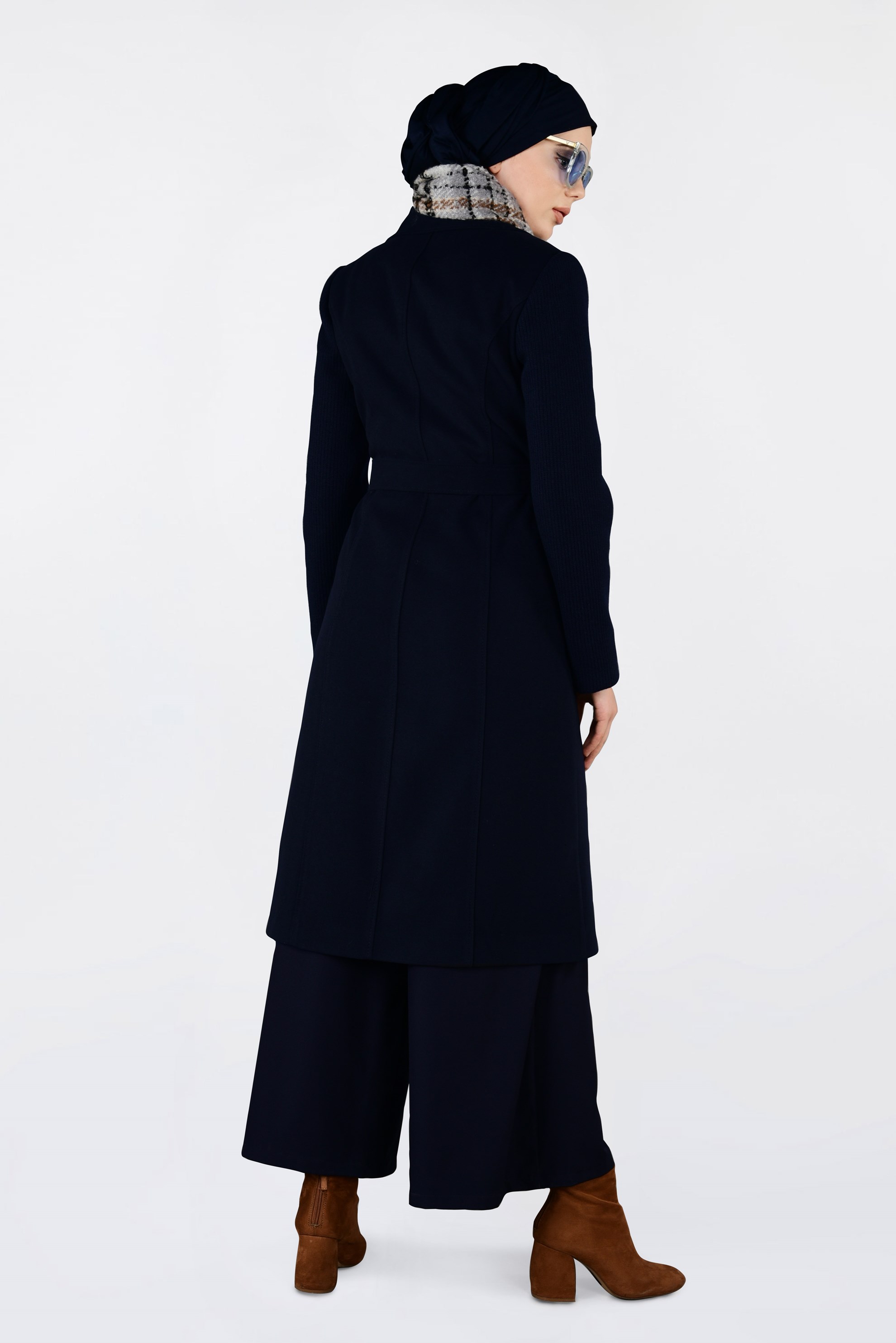 Tesettür giyim LACİVERT DÜĞMELİ VE CEPLİ KAŞE KABAN 9800