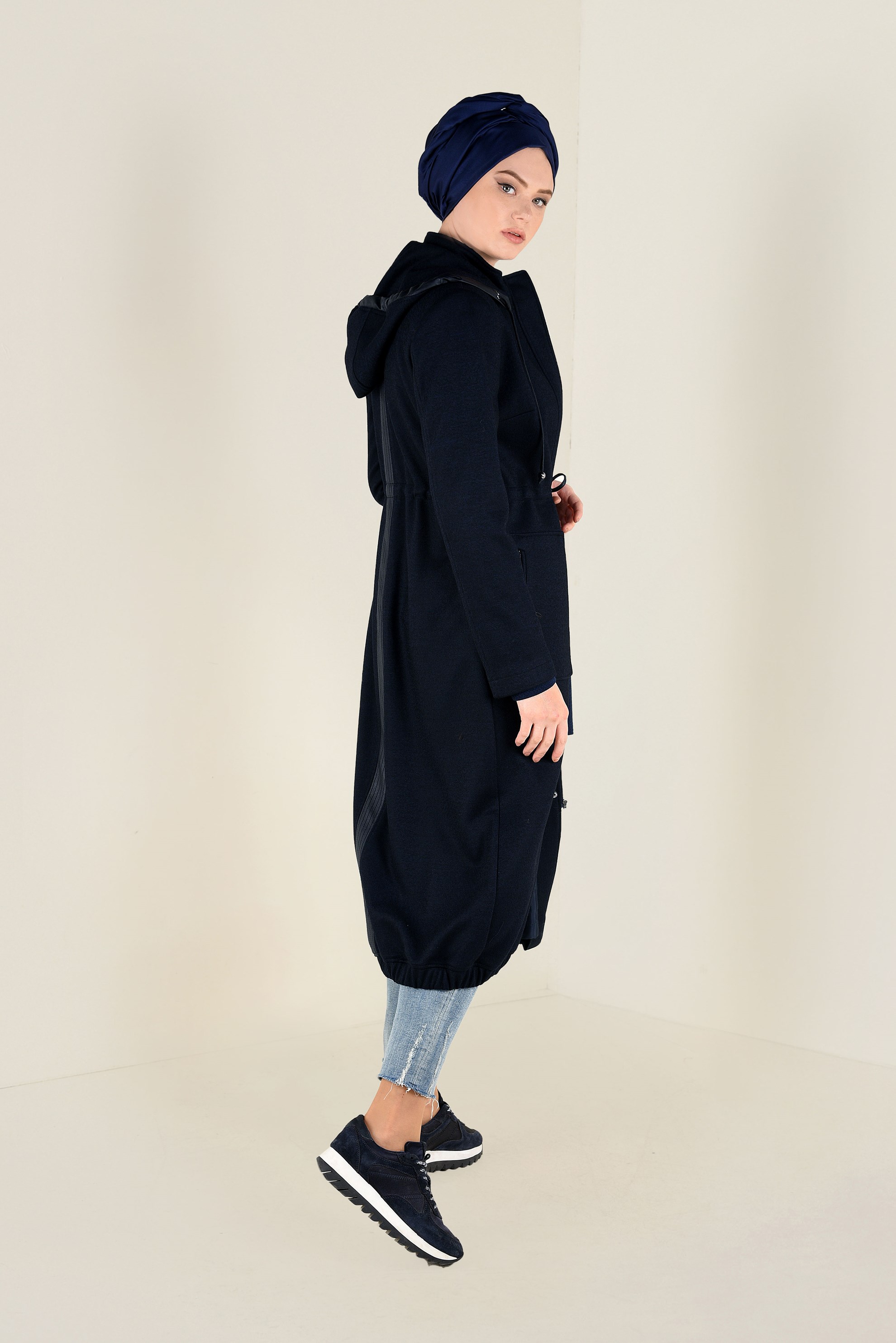 Tesettür giyim LACİVERT CEPLİ KAPÜŞONLU KABAN 9804