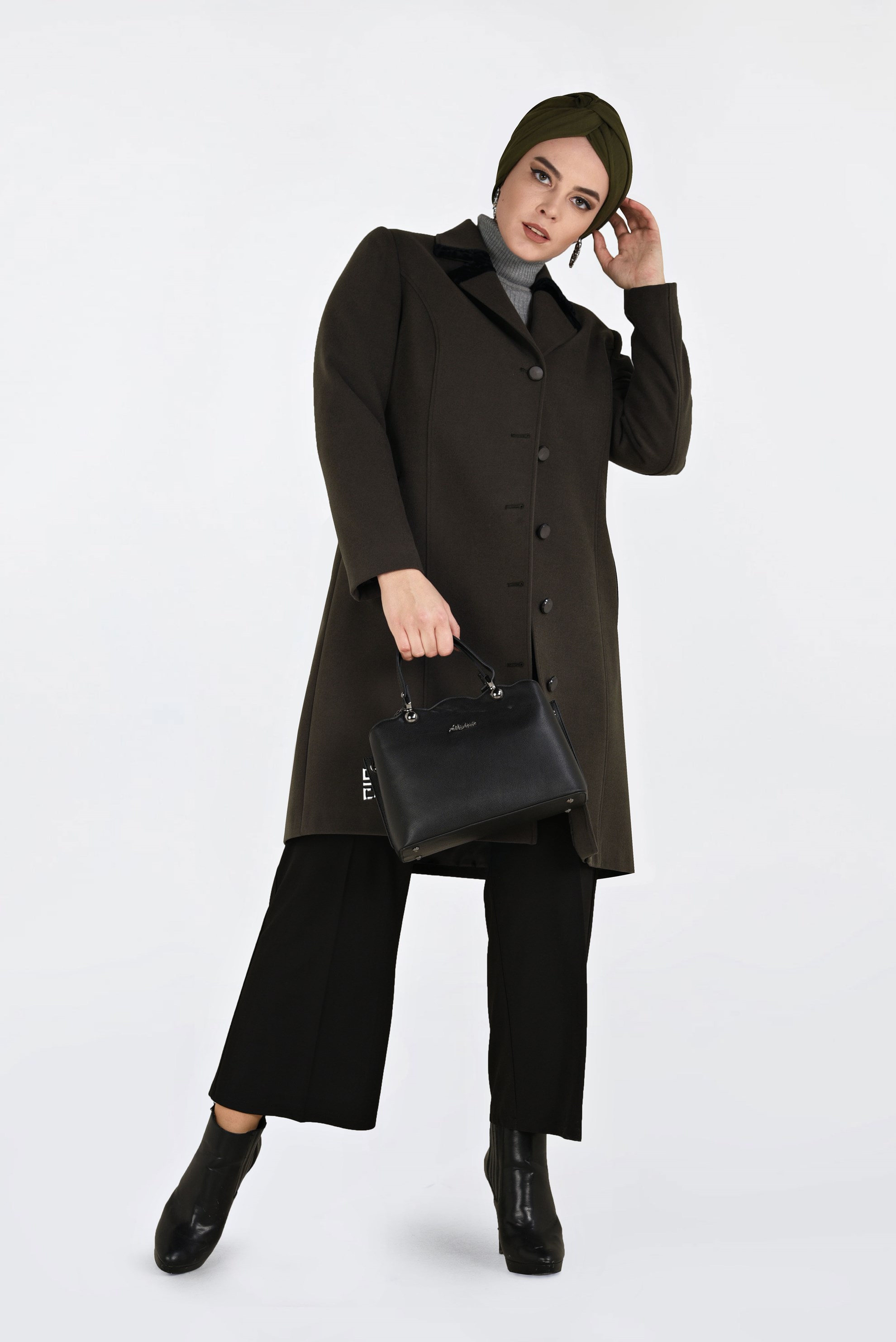 Tesettür giyim HAKİ BOYDAN DÜĞMELİ SİVRİ YAKA KAŞE KABAN 9808