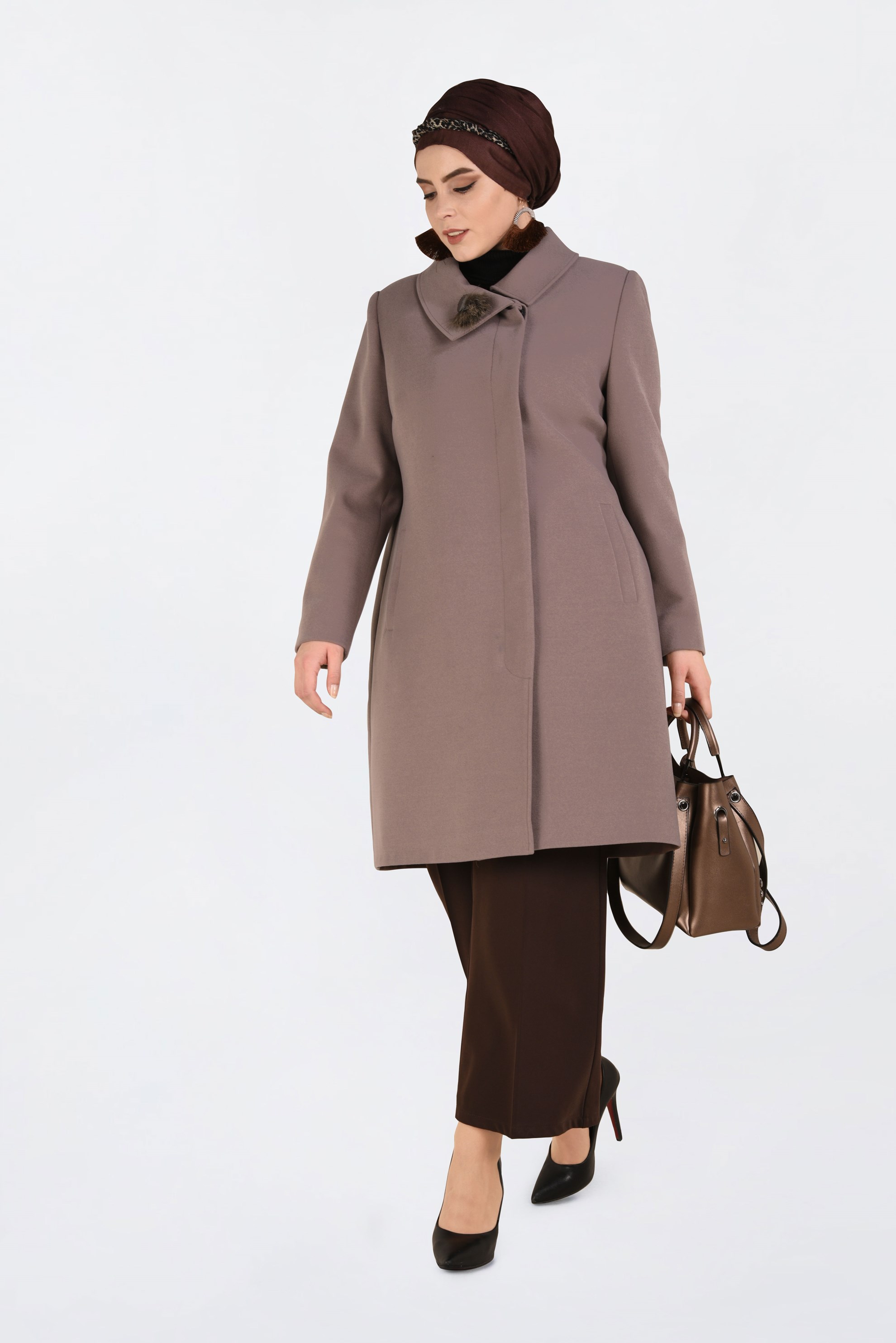 Tesettür giyim VİZON YAKASI BROŞ DETAYLI KABAN 9810