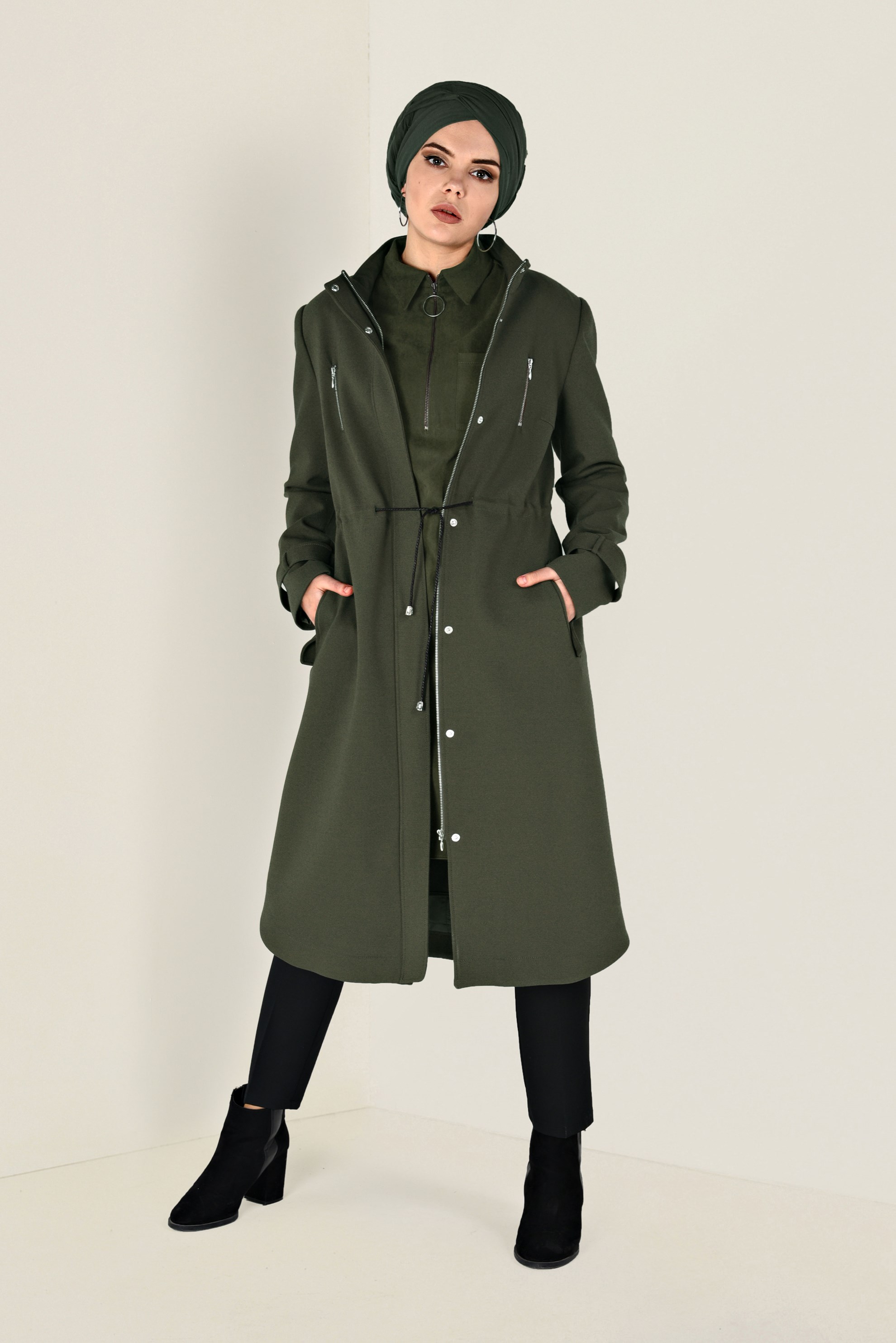 Tesettür giyim HAKİ FERMUARLI BELİ BÜZGÜLÜ KABAN 9812