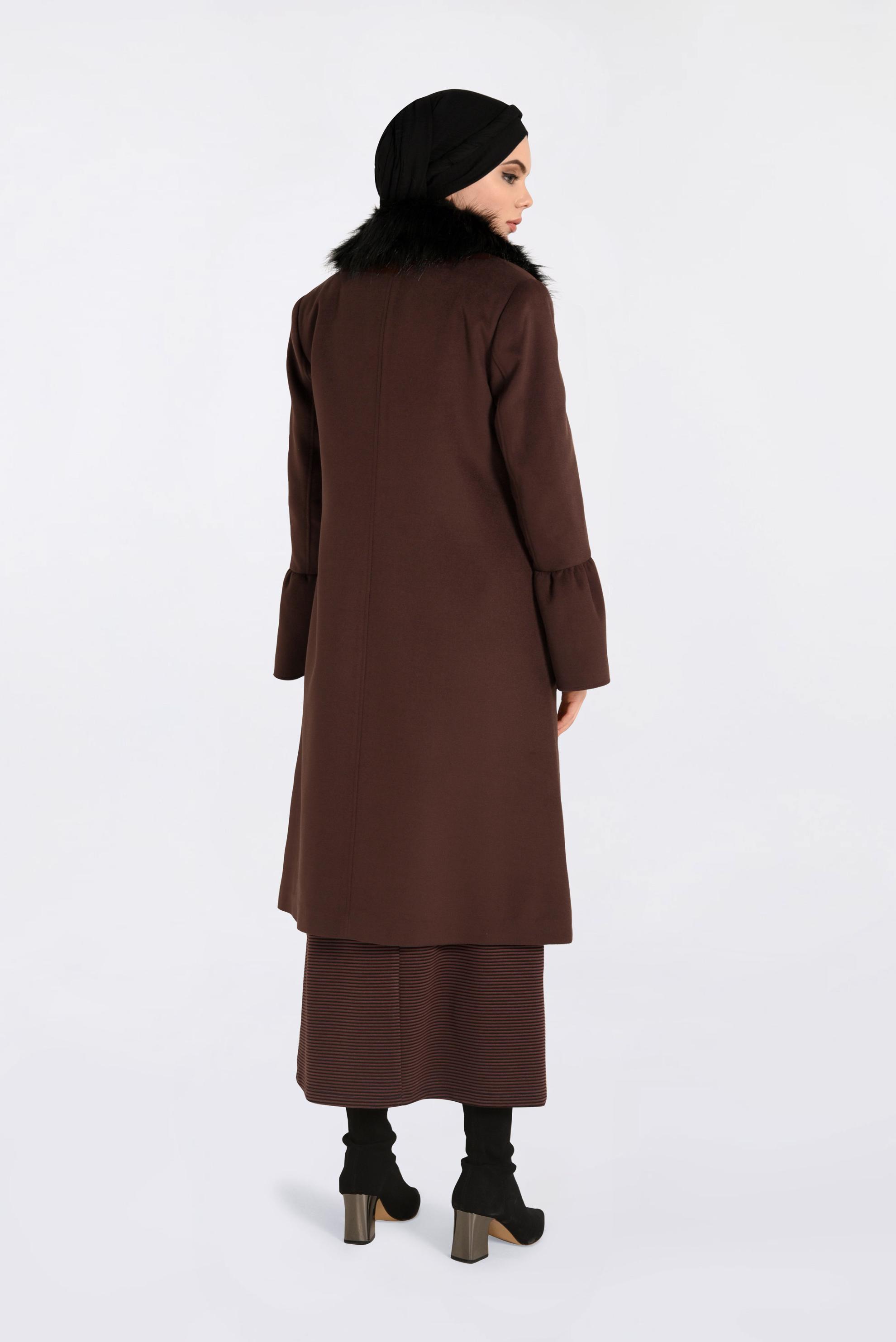 Tesettür giyim TURUNCU YAKASI KÜRKLÜ KOLLARI VOLANLI KABAN 9815 