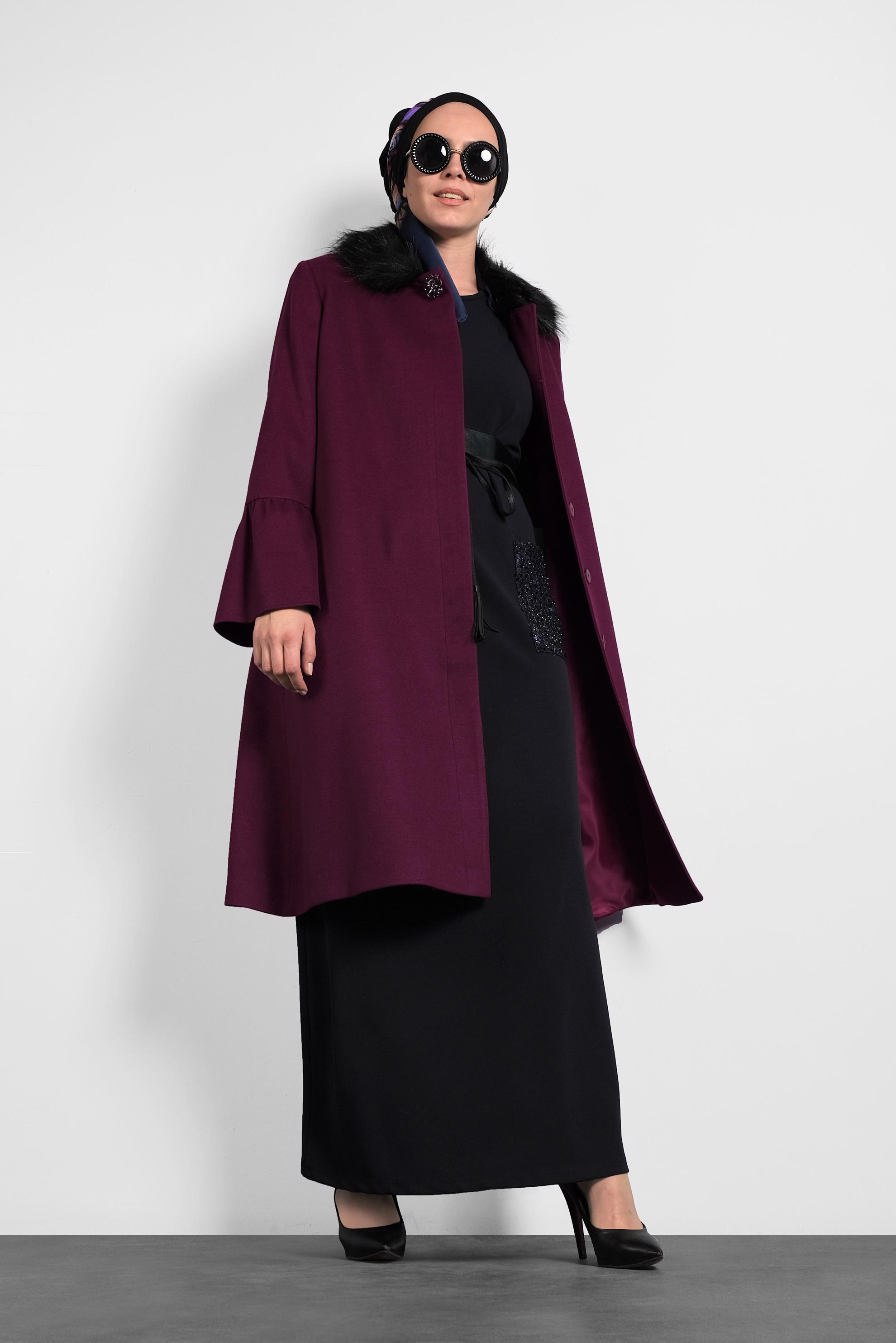 Tesettür giyim MOR YAKASI KÜRKLÜ KOLLARI VOLANLI KABAN 9815 