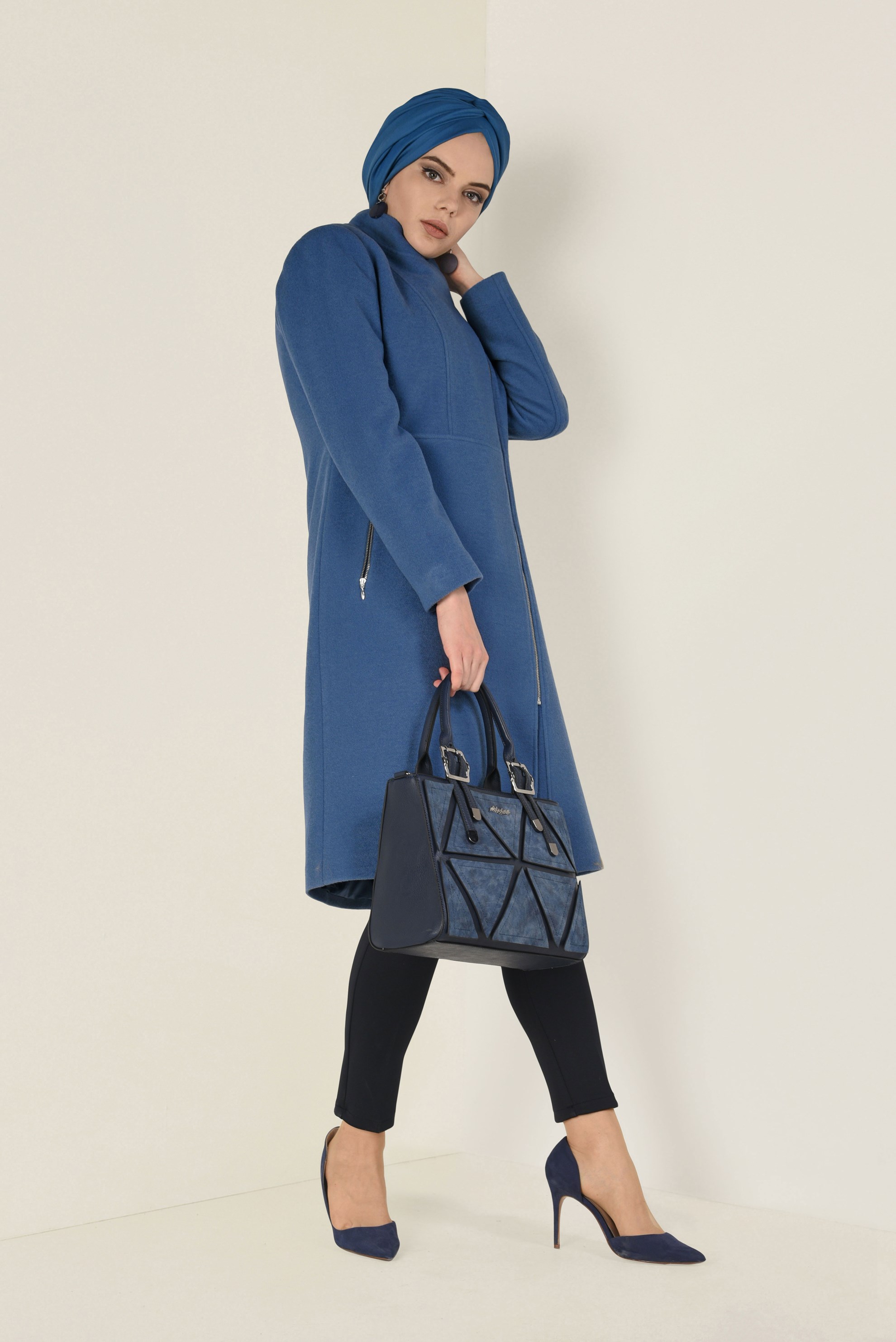 Tesettür giyim LACİVERT HAKİM YAKA FERMUARLI KABAN 9818 