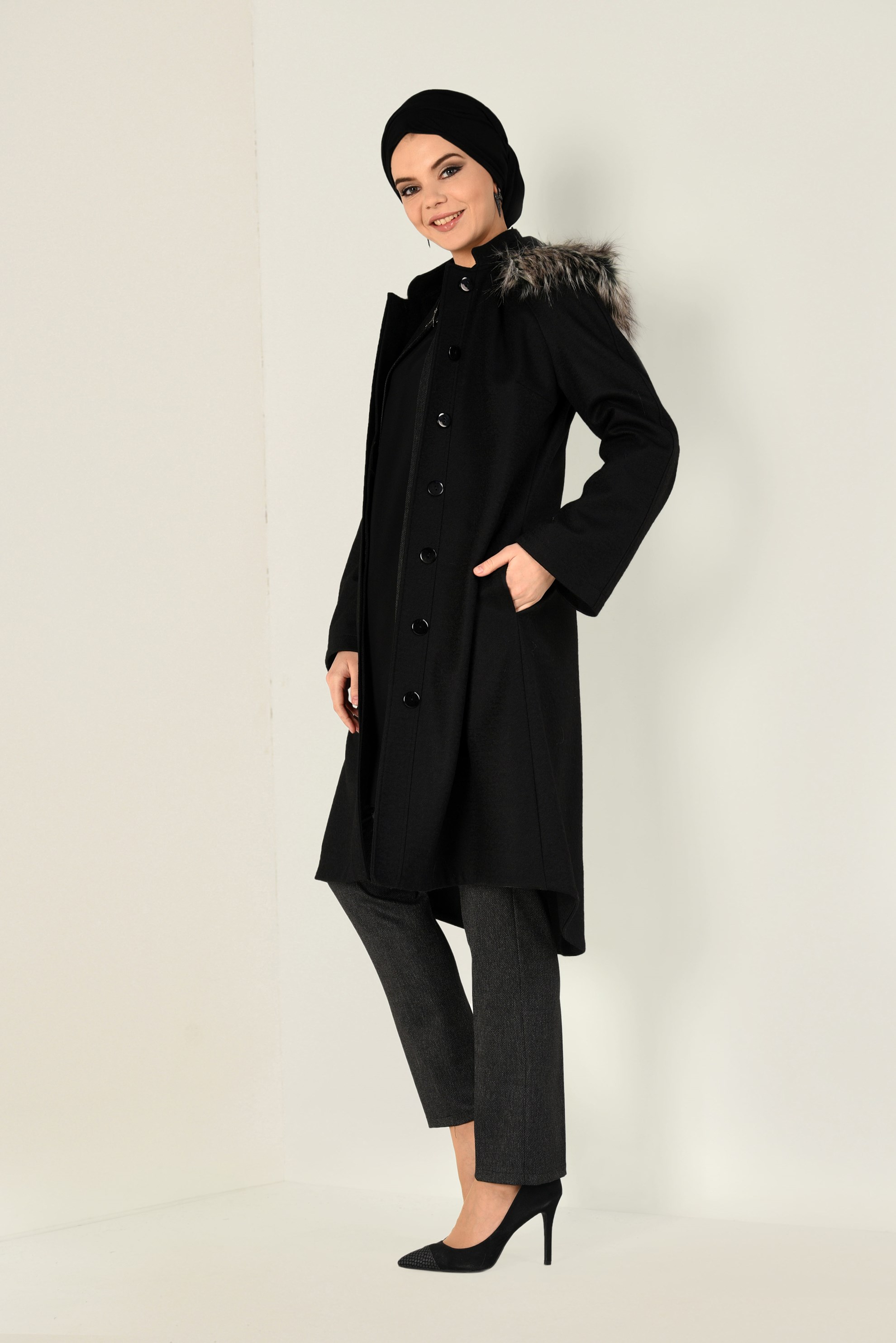 Tesettür giyim SİYAH BOYDAN DÜĞMELİ KAŞE KABAN 9819