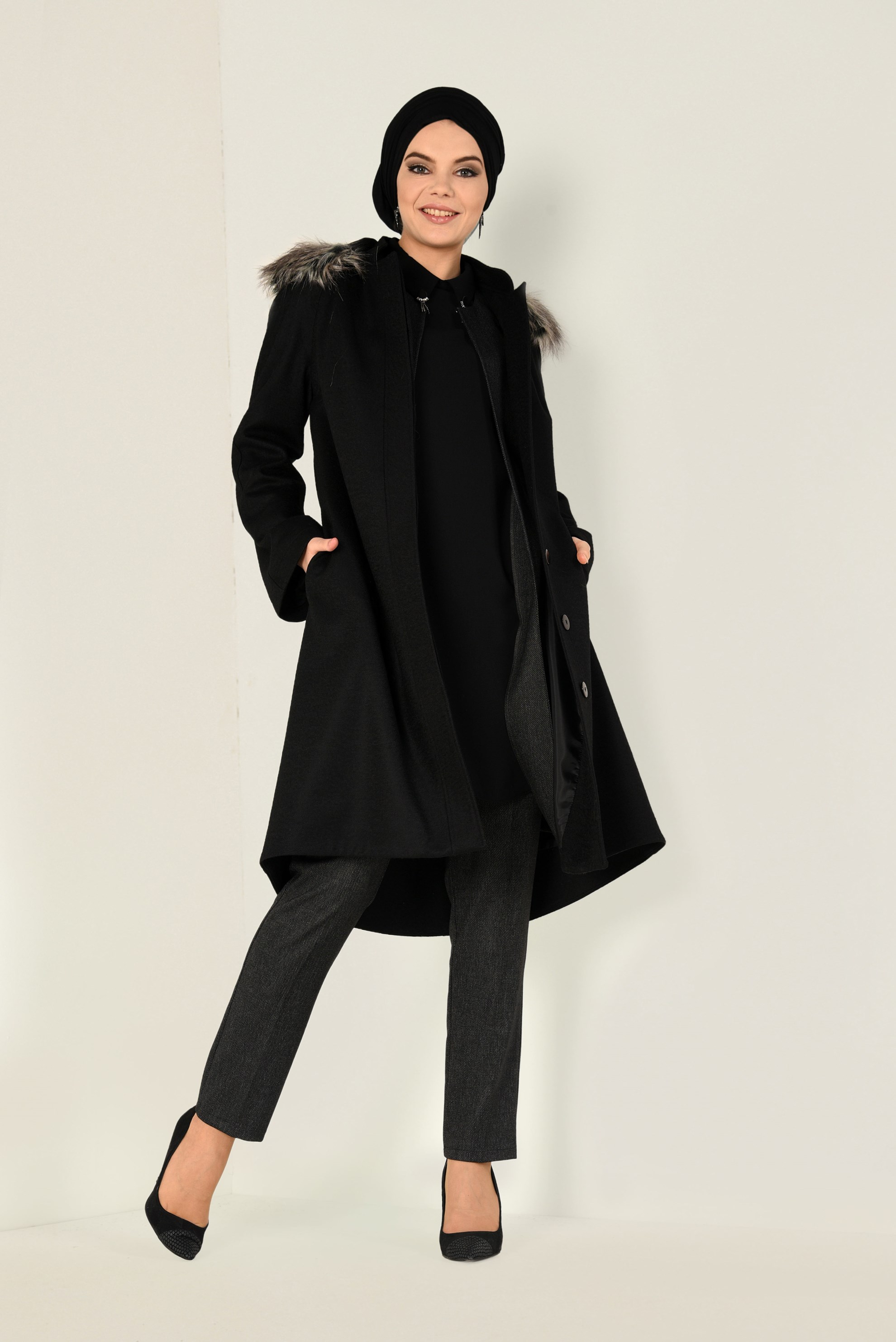 Tesettür giyim SİYAH BOYDAN DÜĞMELİ KAŞE KABAN 9819