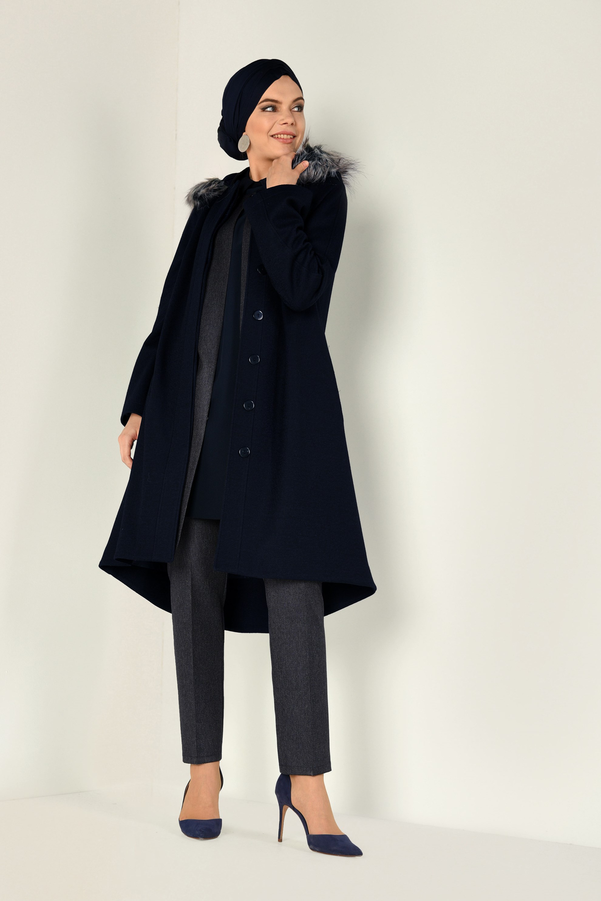 Tesettür giyim LACİVERT BOYDAN DÜĞMELİ KAŞE KABAN 9819