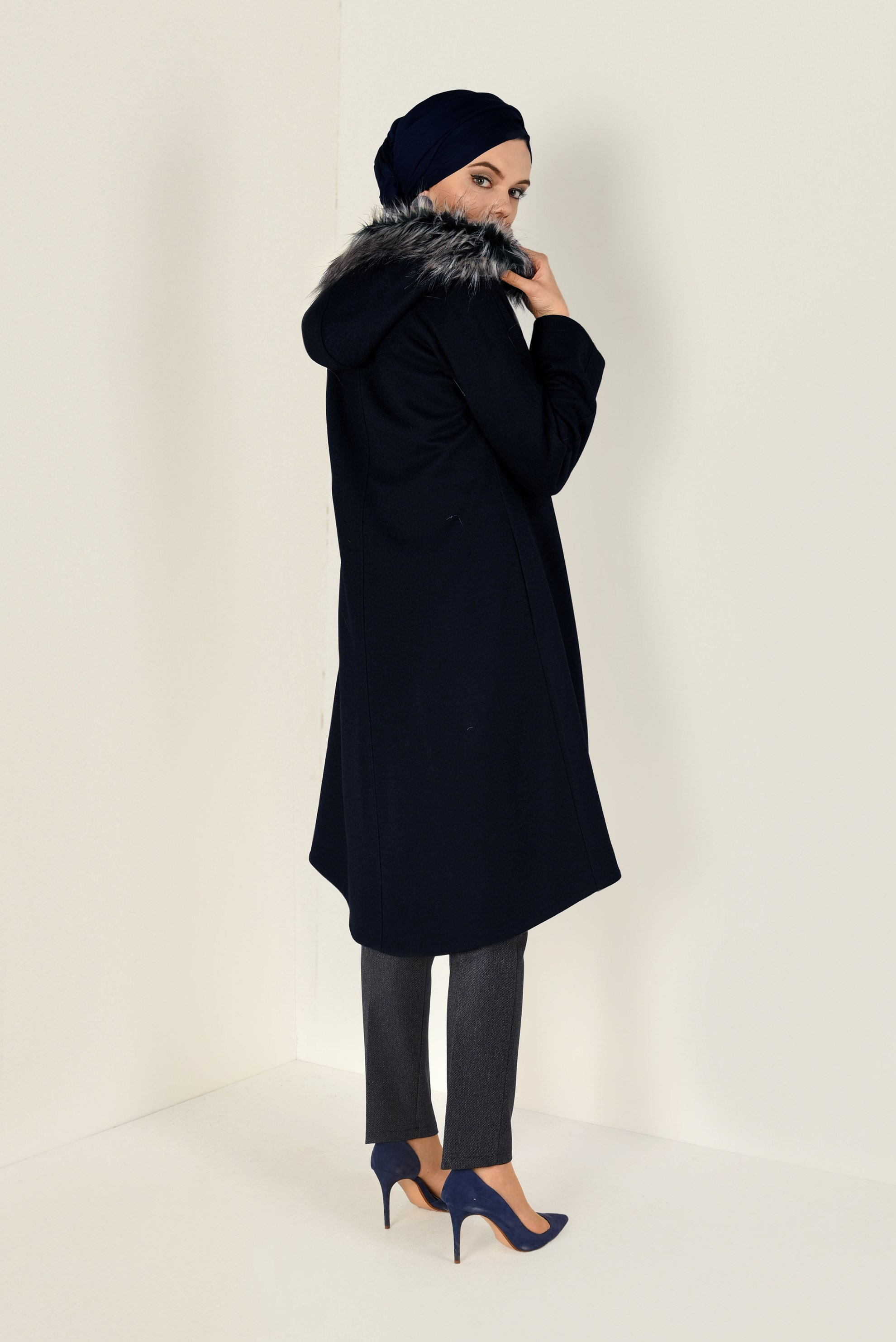 Tesettür giyim LACİVERT BOYDAN DÜĞMELİ KAŞE KABAN 9819