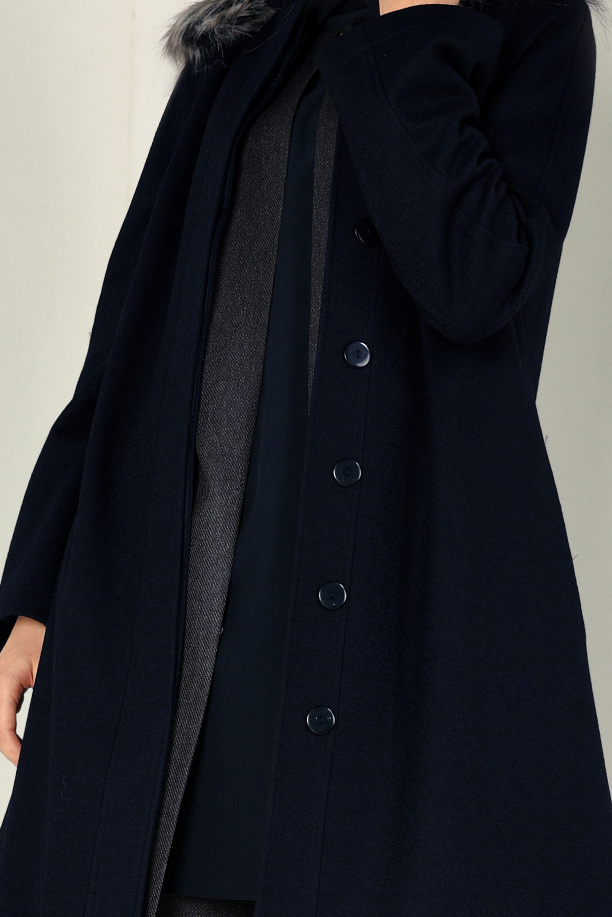 Tesettür giyim LACİVERT BOYDAN DÜĞMELİ KAŞE KABAN 9819