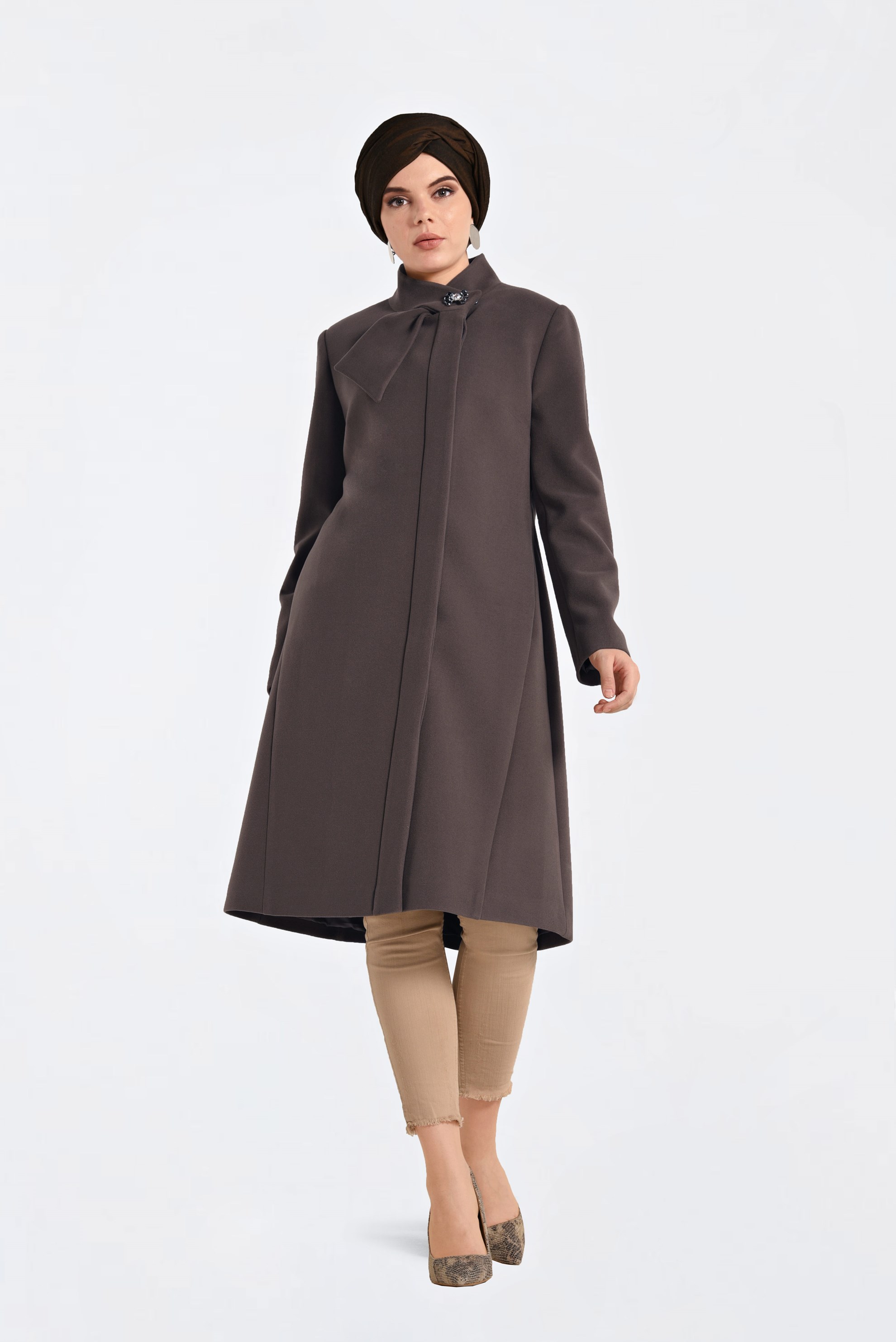 Tesettür giyim VİZON BROŞ DETAYLI KAŞE KABAN 9821