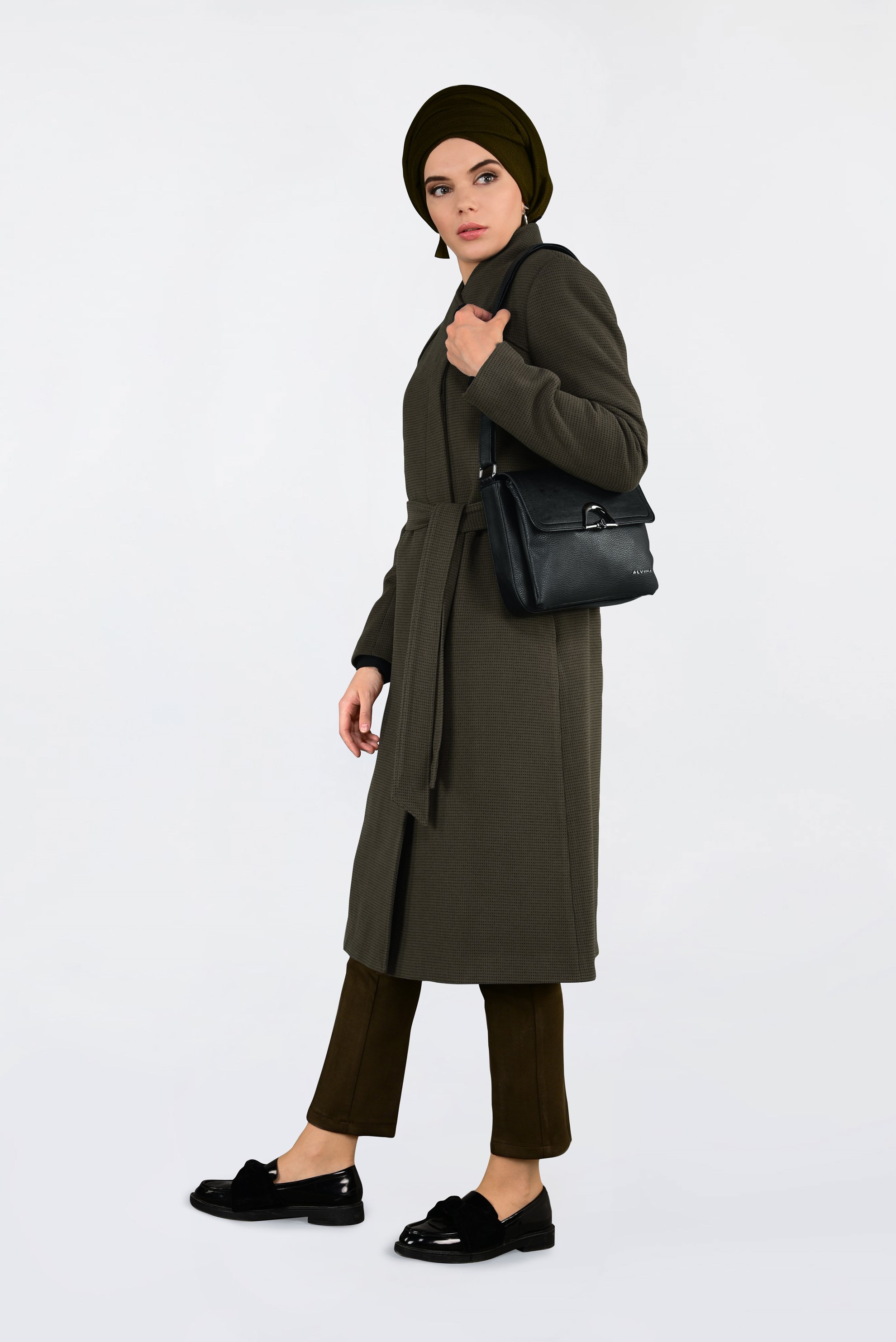 Tesettür giyim VİZON YAKA DETAYLI BELDEN KUŞAKLI KAŞE KABAN 9831