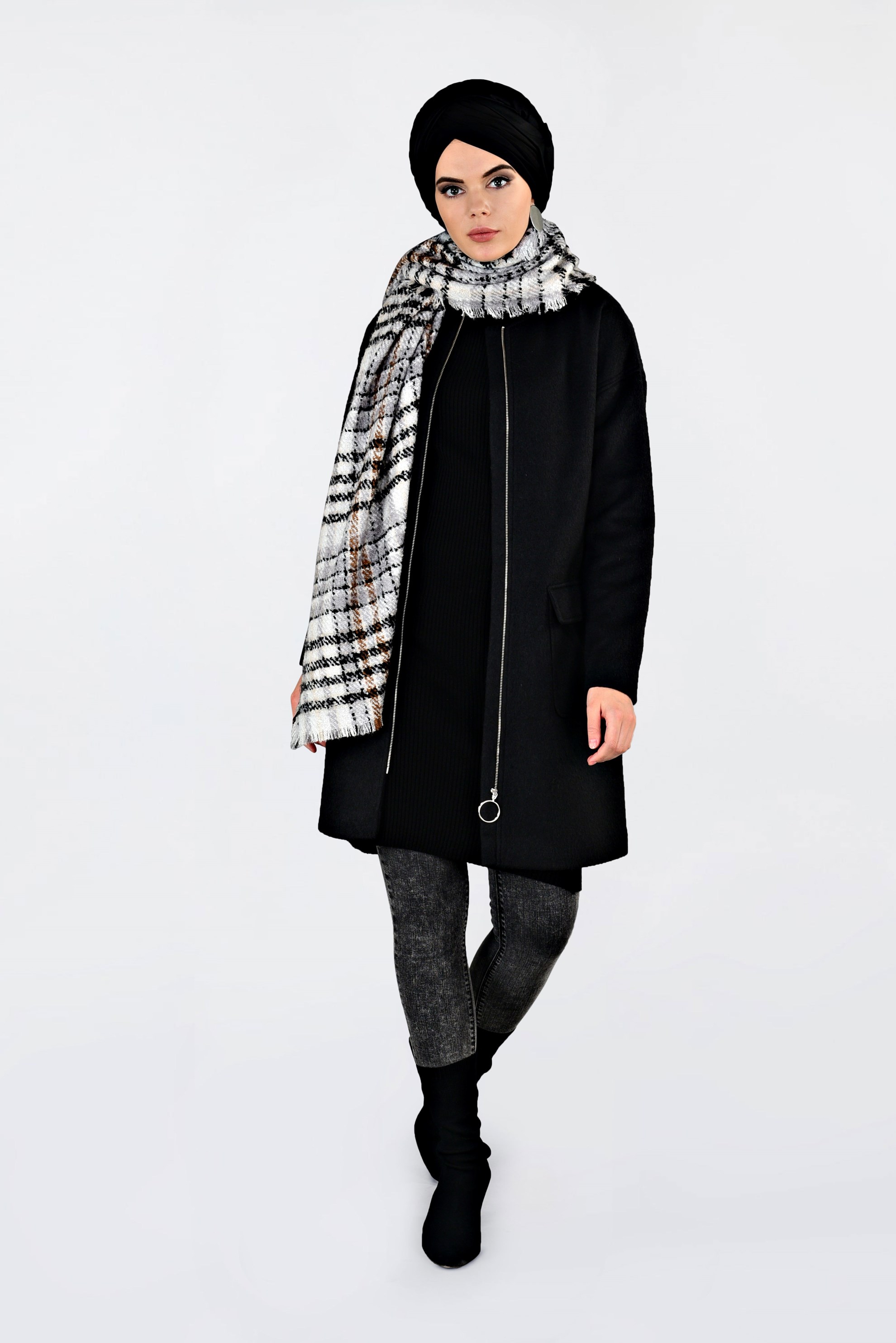 Tesettür giyim SİYAH BİSİKLET YAKA KAŞE KABAN 9835