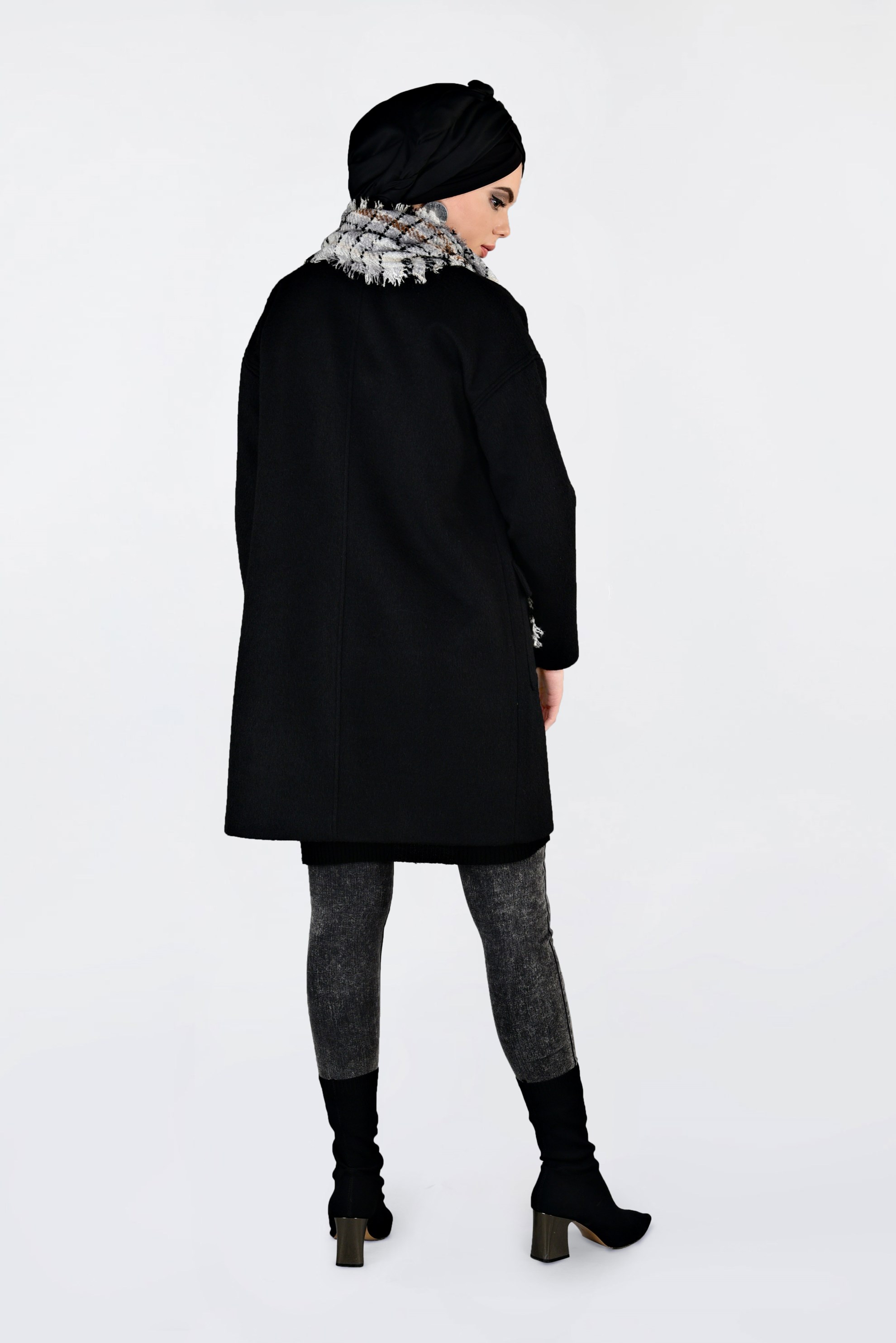 Tesettür giyim SİYAH BİSİKLET YAKA KAŞE KABAN 9835