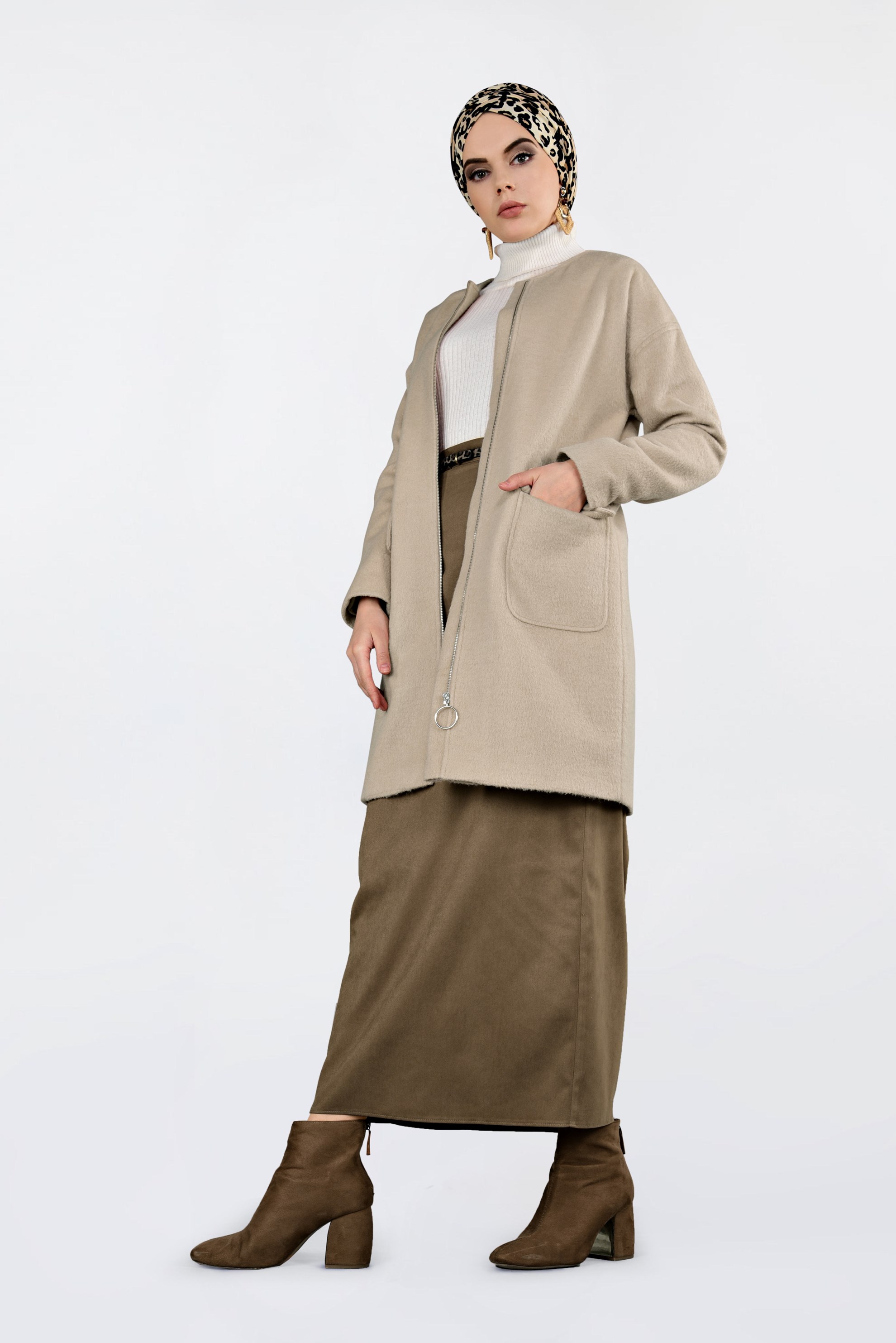 Tesettür giyim BEJ BİSİKLET YAKA KAŞE KABAN 9835